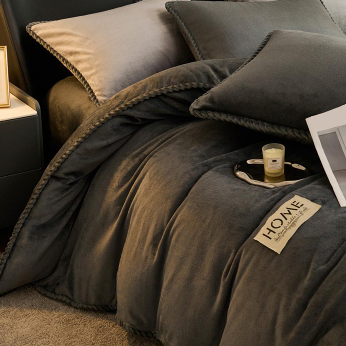 3-Piece Soft Milk Velvet Bedding Set, European Style Edges, Includes 1 Quilt Cover & 2 Pillowcases, Valentine Gift Idea, Soft Bedding Sets