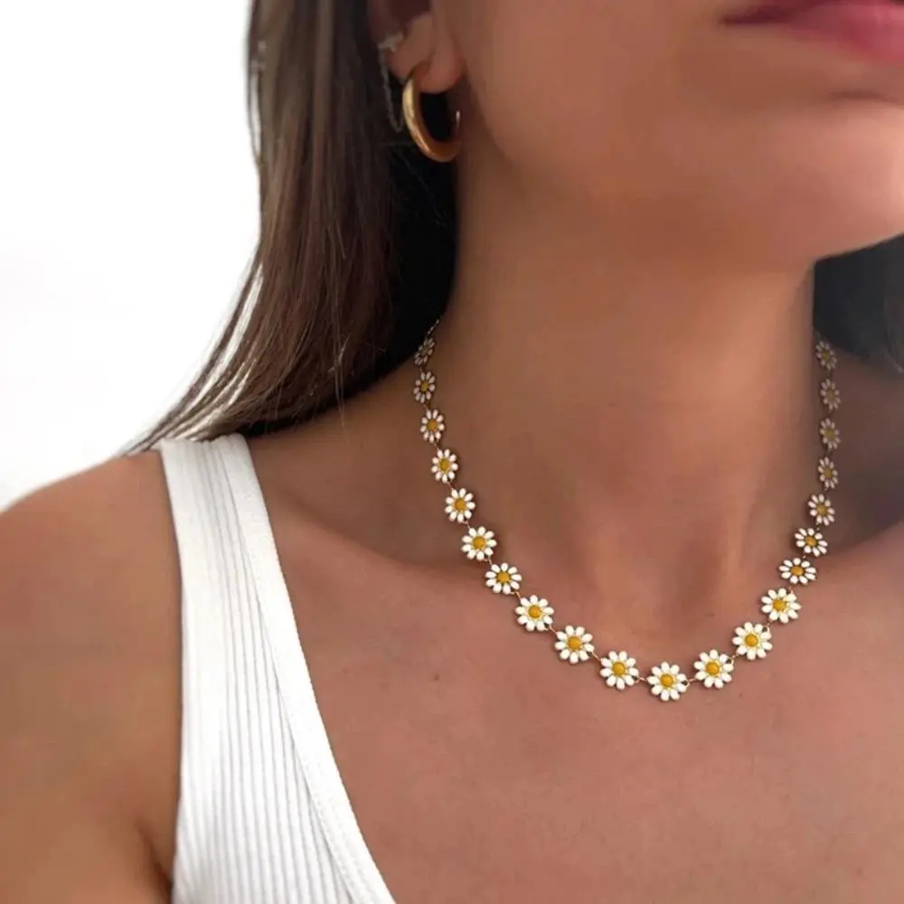 Bohemian Girls Sweet Daisy Flower Clavicle Chain Necklace Bridal Wedding Flowers Choker Necklace for Women Party Jewelry