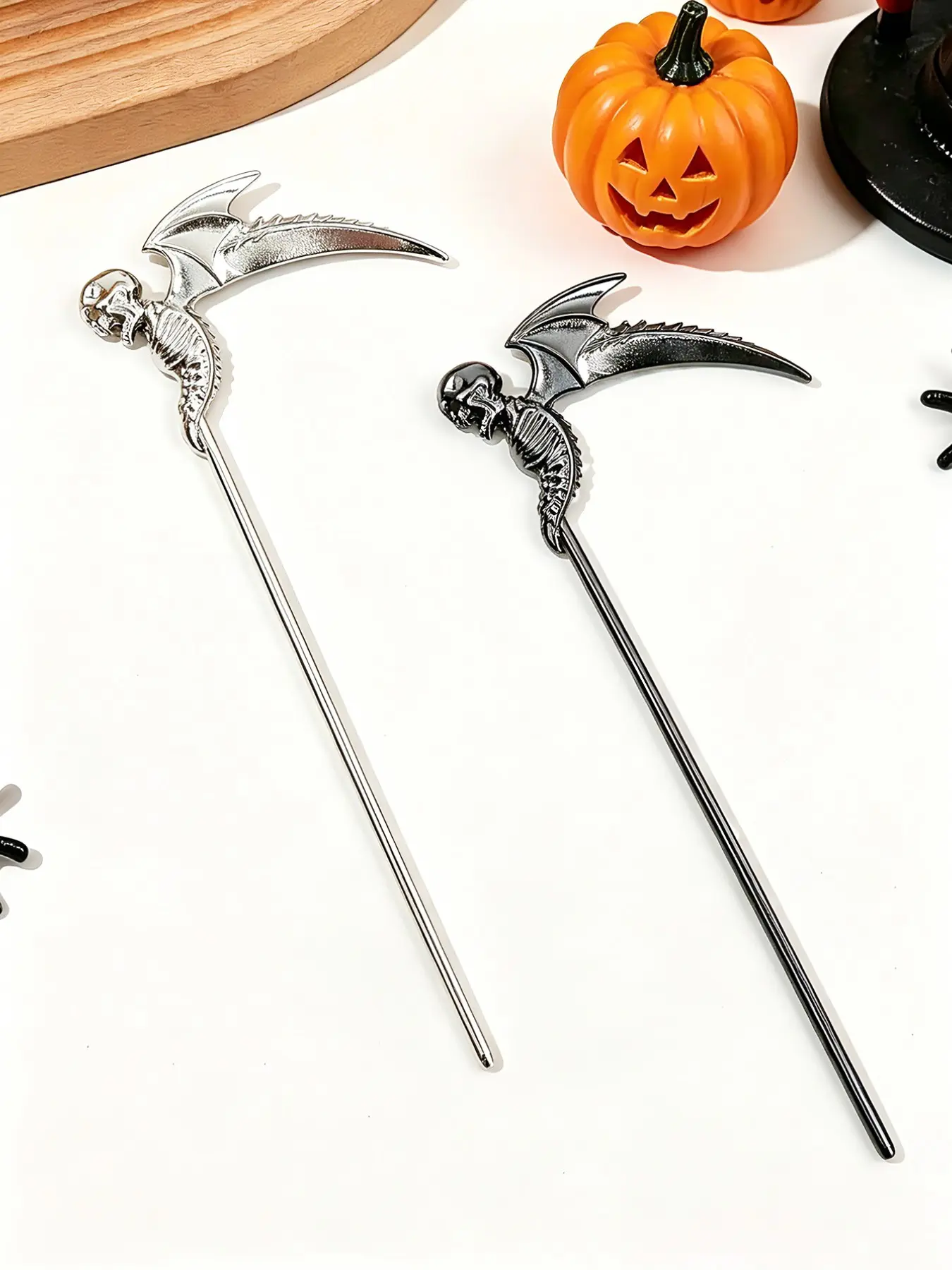 2pcs Halloween Creative Metal Skull Wings Scythe Hairpin, Dark Style Bun Accessory, Perfect for Festive Parties and Events