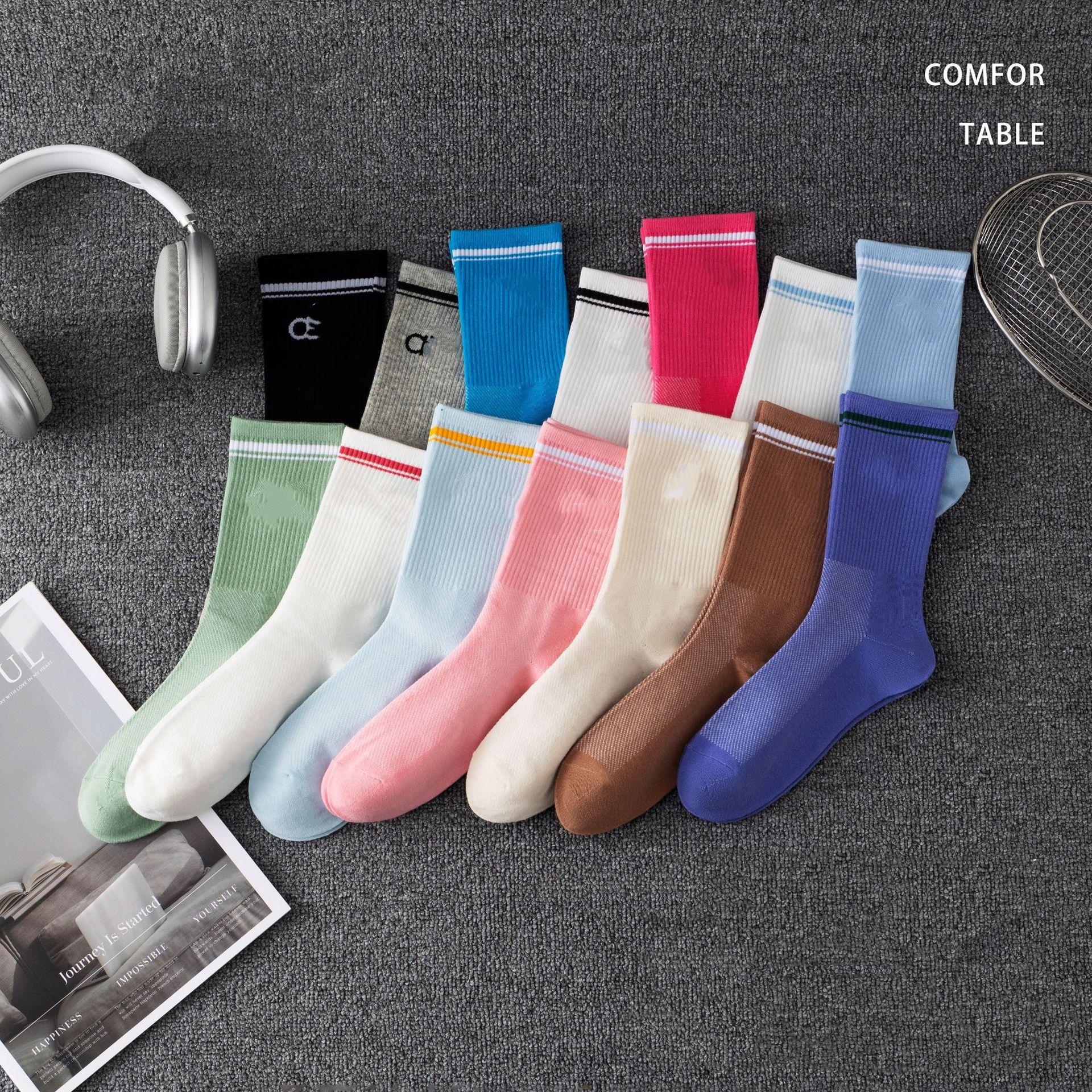 Women's Striped Crew Socks, Breathable Cushioned Athletic Socks, Multi-Color Compression Socks for Yoga Running