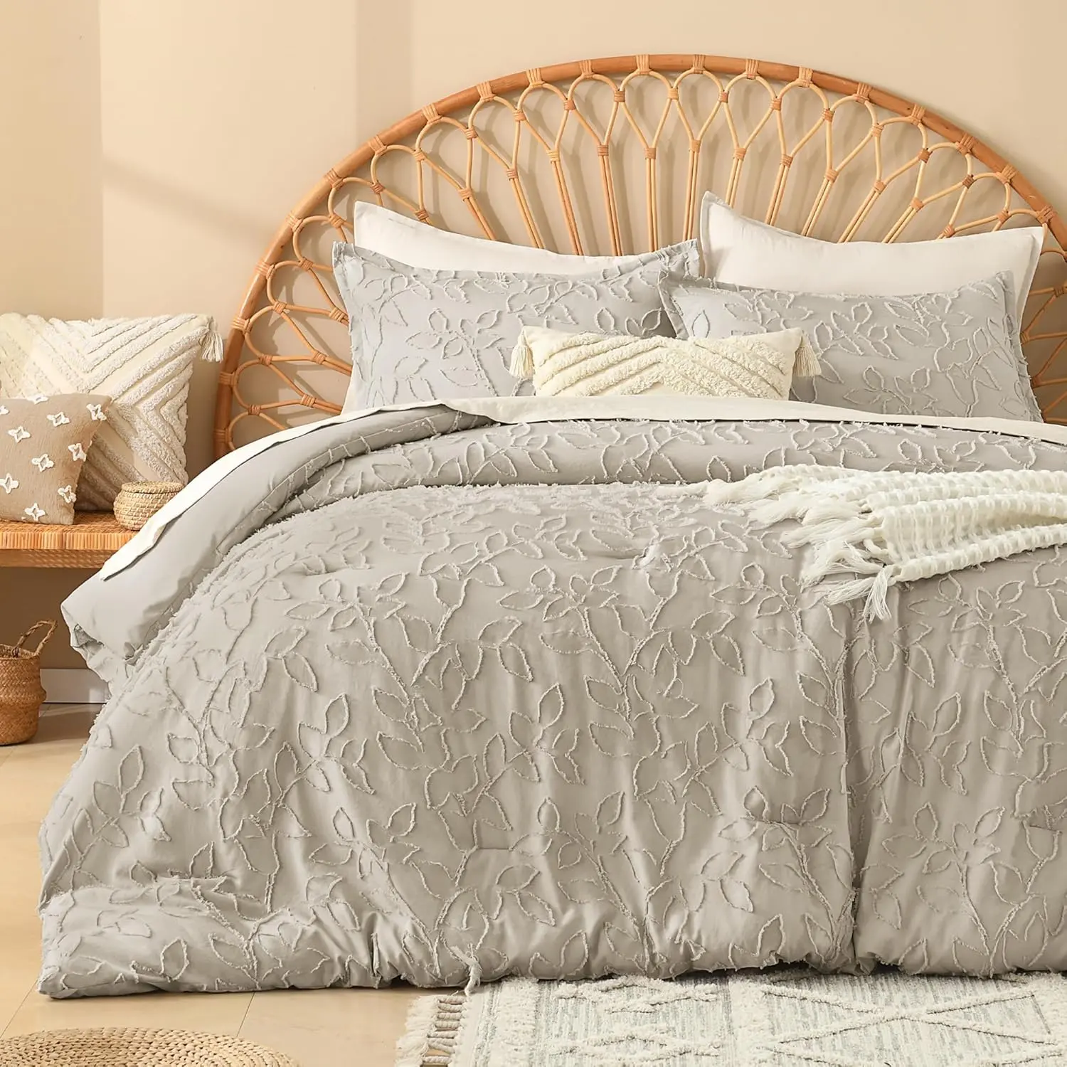 Queen Size Comforter Set Oatmeal, Beige 3 Piece Boho Tufted Bedding, Khaki Farmhouse Bed Set for All Season with 2 Leaf Pattern Pillowcases90x90In