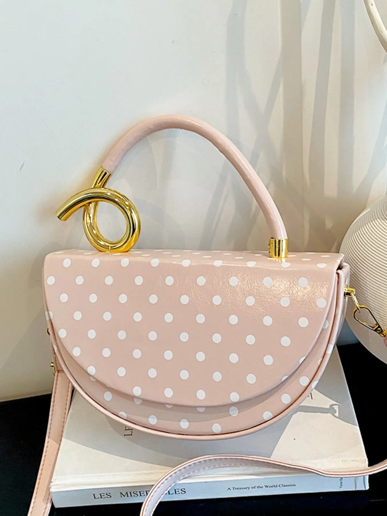 Vintage Half-Circle Handbag, Unique Metal Ring Handle, Detachable Shoulder Strap, Two Ways to Carry, Perfect for Dates and Daily Use