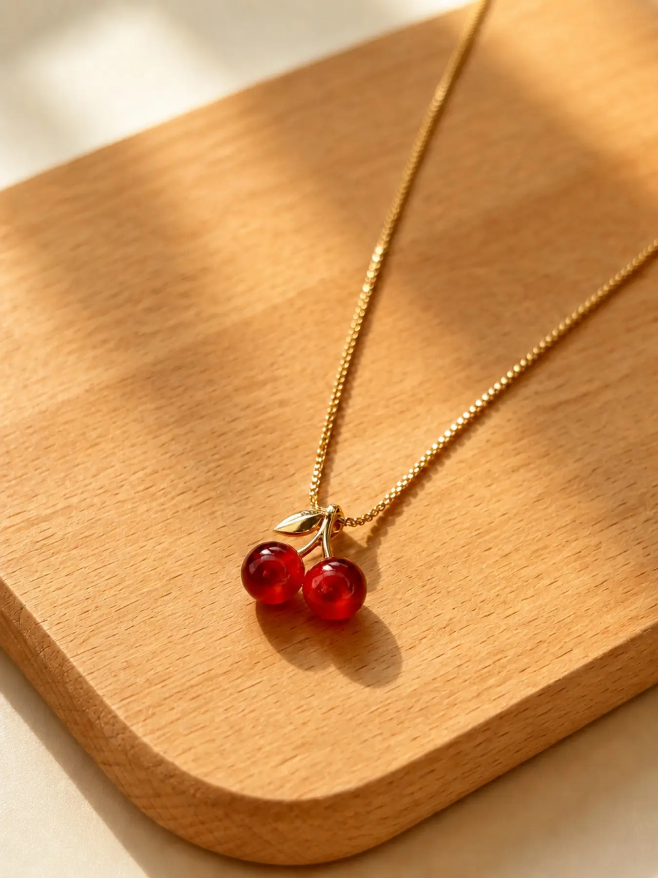 1 Pc Cherry Double Red Resin Cherry Necklace Sweet Chic Gold Tone Minimalist Glossy Fruit Pendant Jewelry Lightweight Elegant Daily Wear Party Gift for Women Girls Romantic Cute Trend Fashion Accessory Summer Vacation Beach Wedding Anniversary Viral Trend