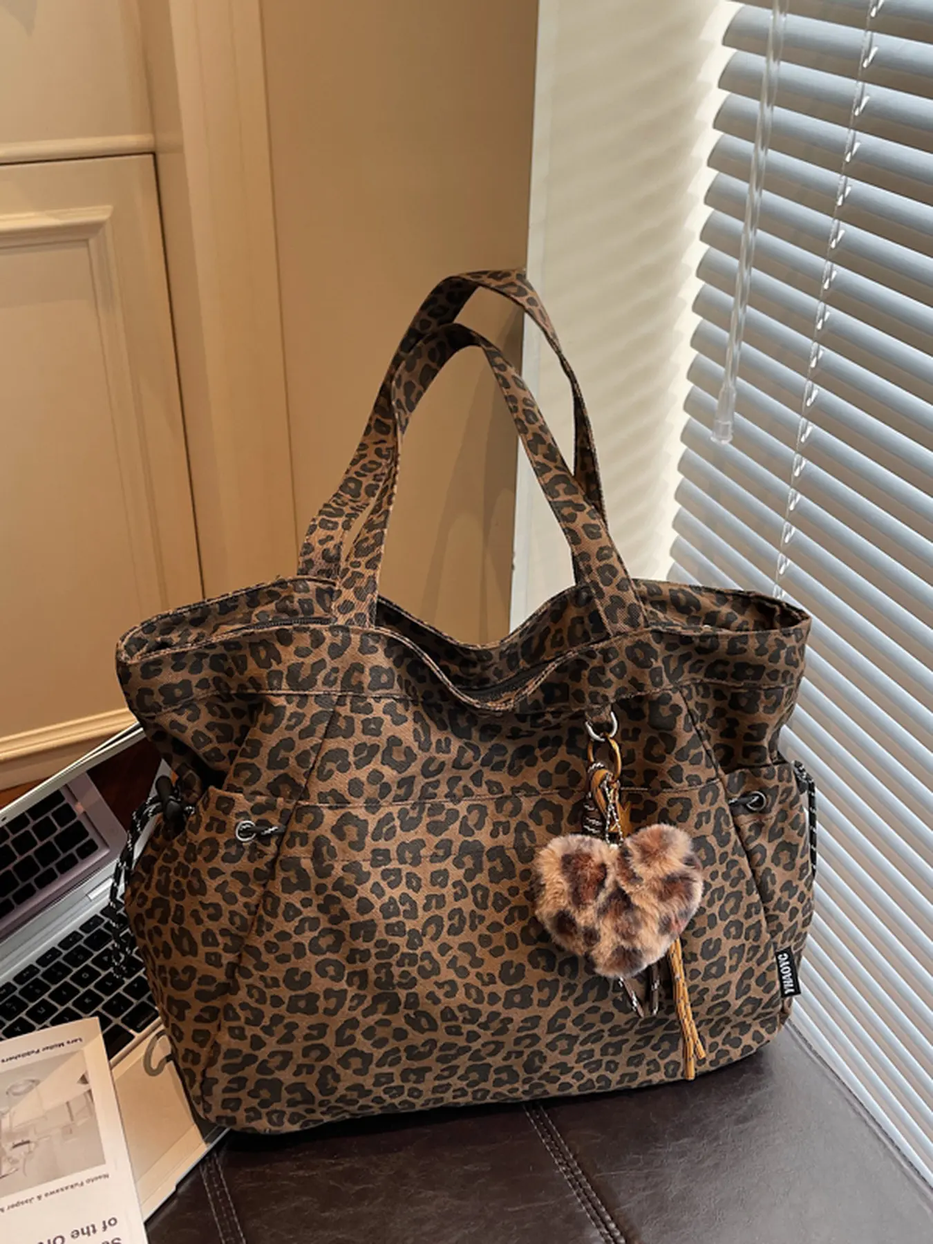 Leopard Print Large Capacity Tote Bag, Casual Canvas Shoulder Bag With Heart Plush Charm Multi Pockets Daily Commute Handbag For Women for Fall Winter Casual Handbags