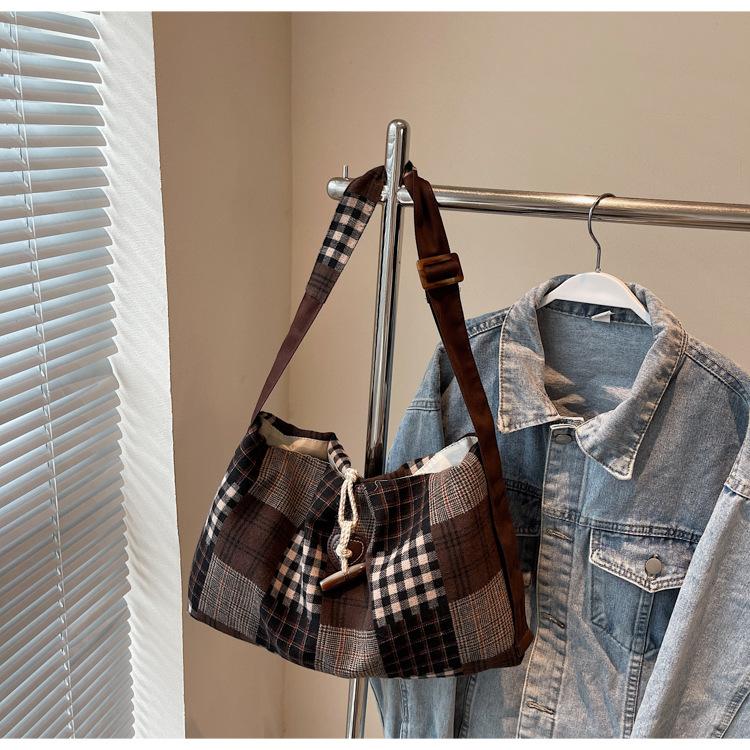 New Winter Plaid Crossbody Bag Fashion Retro Texture Square Shoulder Bag Lightweight Casual Leisure Large Capacty Coach Bag