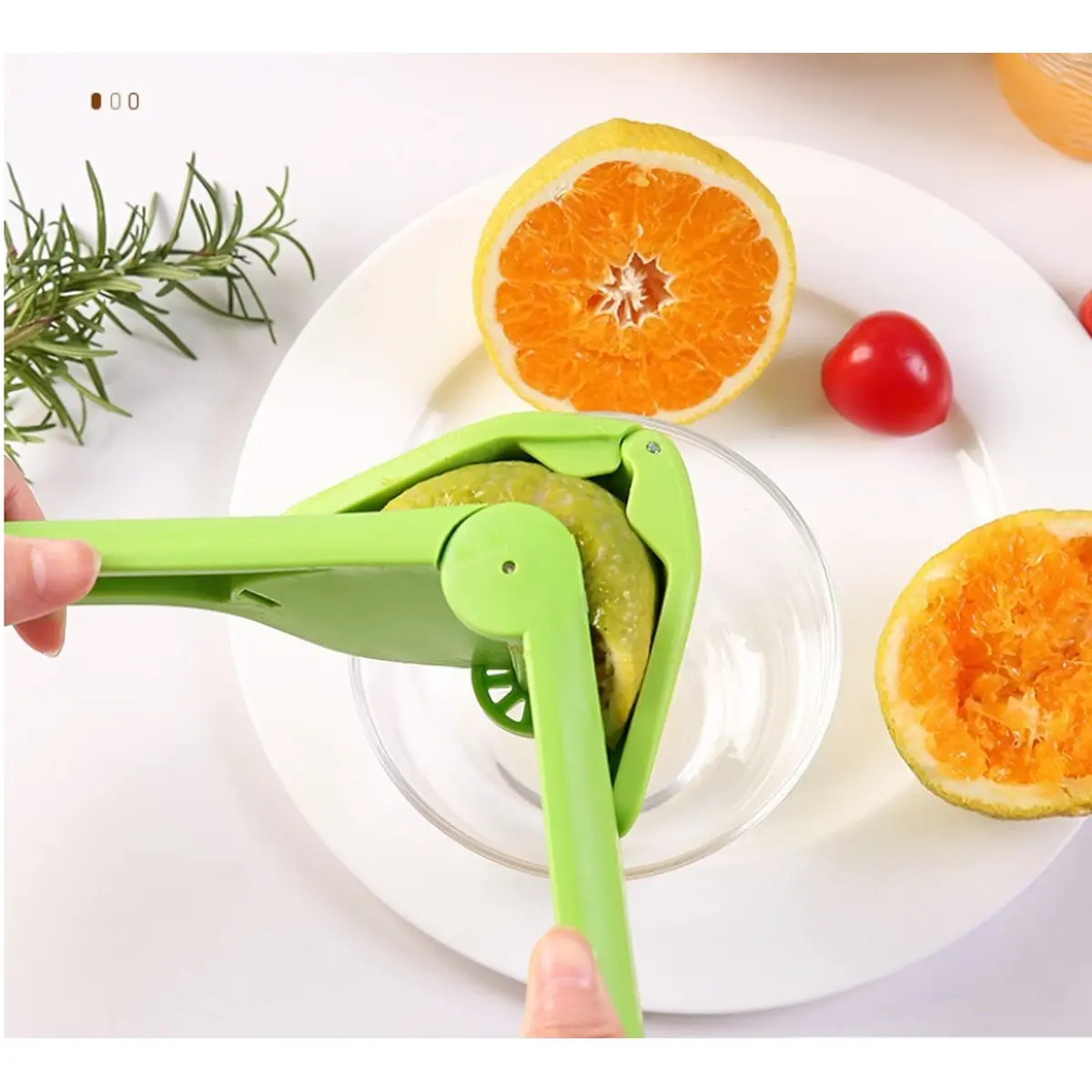 BPA-Free PP Plastic Handheld Citrus Fruit Press, Manual Lemon Orange Lime Juicing Tool with Grip Handle, High Juice Extraction Rate, Easy 3-Step Operation, Comes with Collecting Bowl & Measuring Cup, Single Pack Kitchen Small Gadget for Homemade Fresh Fru