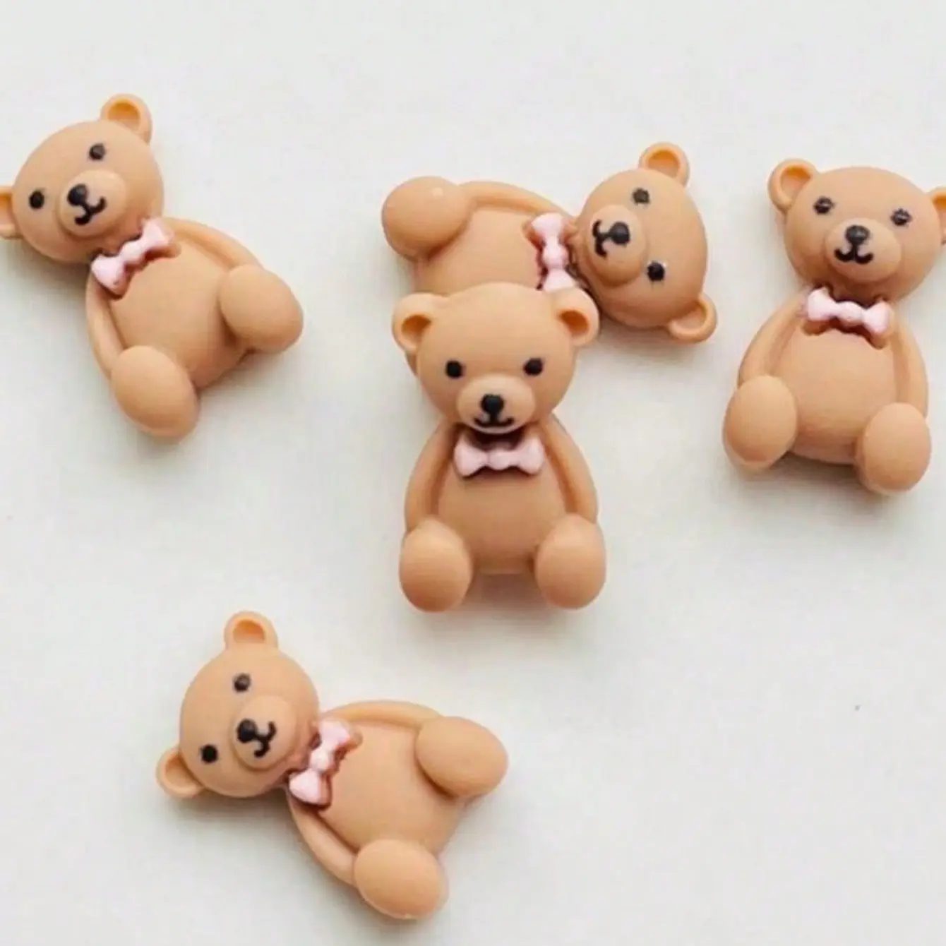 10/20 New Cute Mini Cartoon Animal Resin Figurines, Coffee Color Bow Bear, Bear Ornament, Flat Base Decor, Decor Figurine Ornaments, Jewelry Making, Hair Accessory, Best Birthday Gift