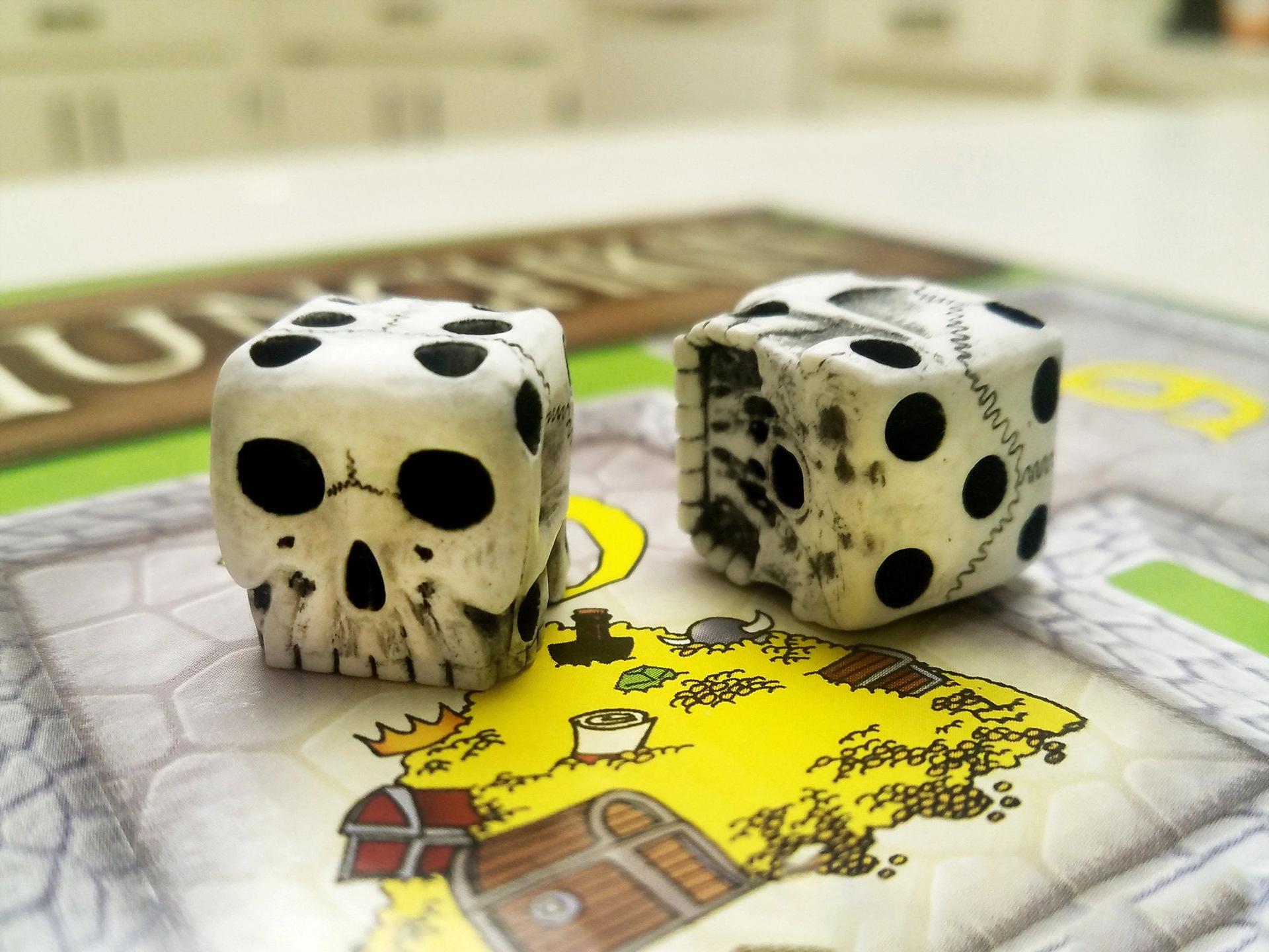 Halloween White Skull Resin Dice Game Leisure Toy Equipment Identity V Demon Mini Set
