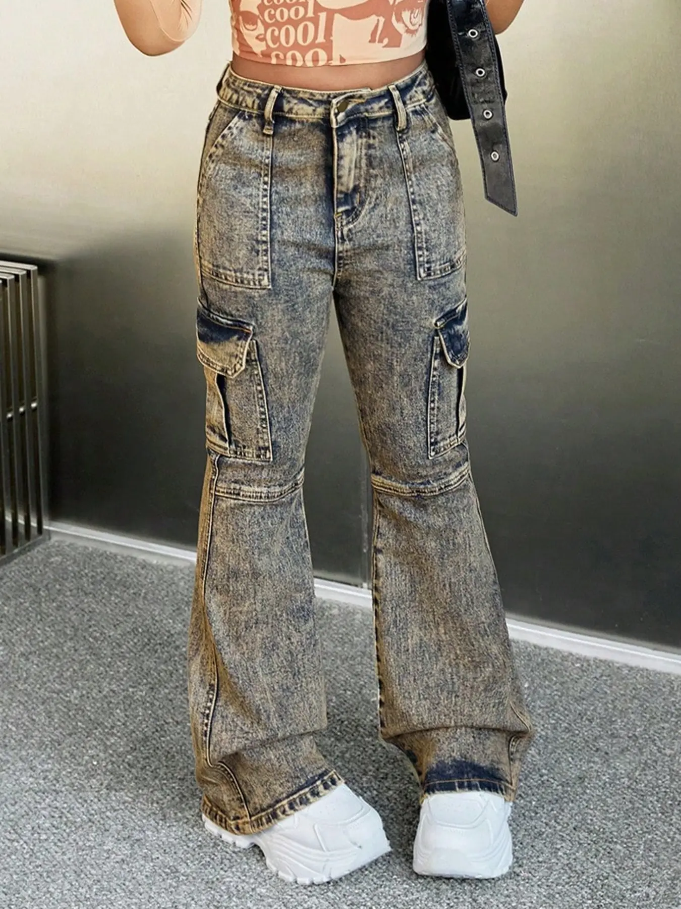 Cargo trousers in vintage stretched jeans, streetwear style punk Y2K, for pre-teenagers