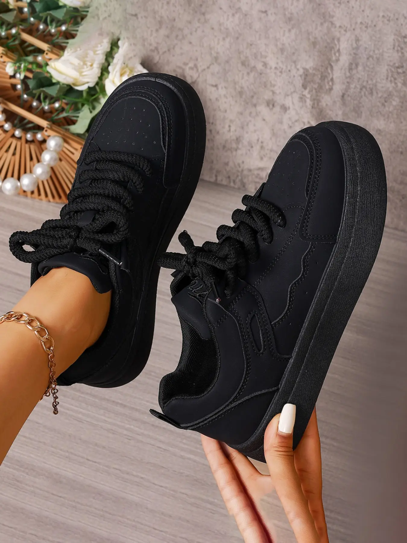 Women's Fall Casual Comfortable Fashion Elegant Trendy Low Top Lace-Up Sneakers, Stylish Ladies Shoes for Daily Wear