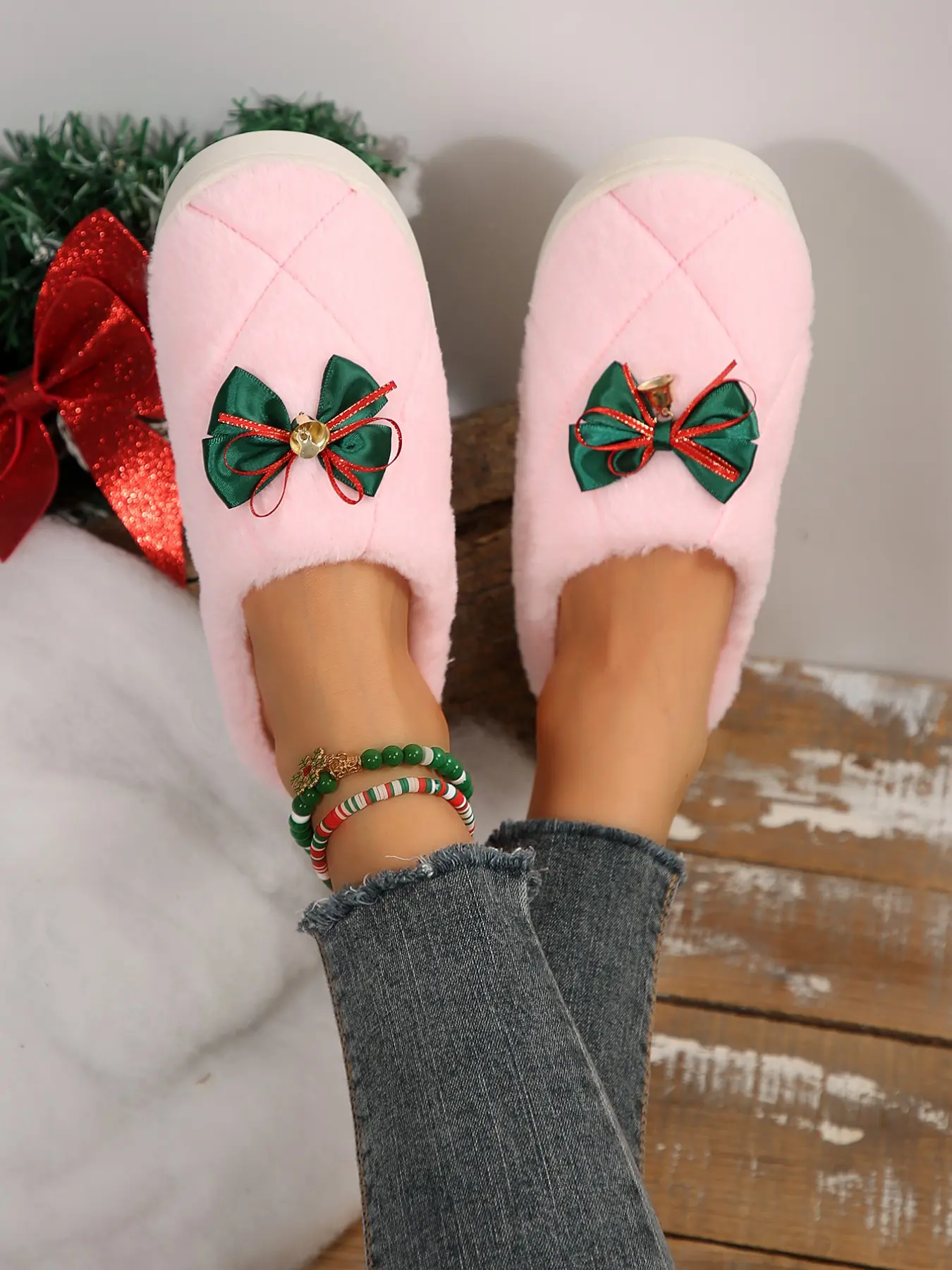 Christmas Plush Slippers, Bow Bell Home Slippers, Closed-Toe Plush Cotton Slippers, Winter Indoor Slippers, Holiday Gift Slippers, Fuzzy Fashion Slippers