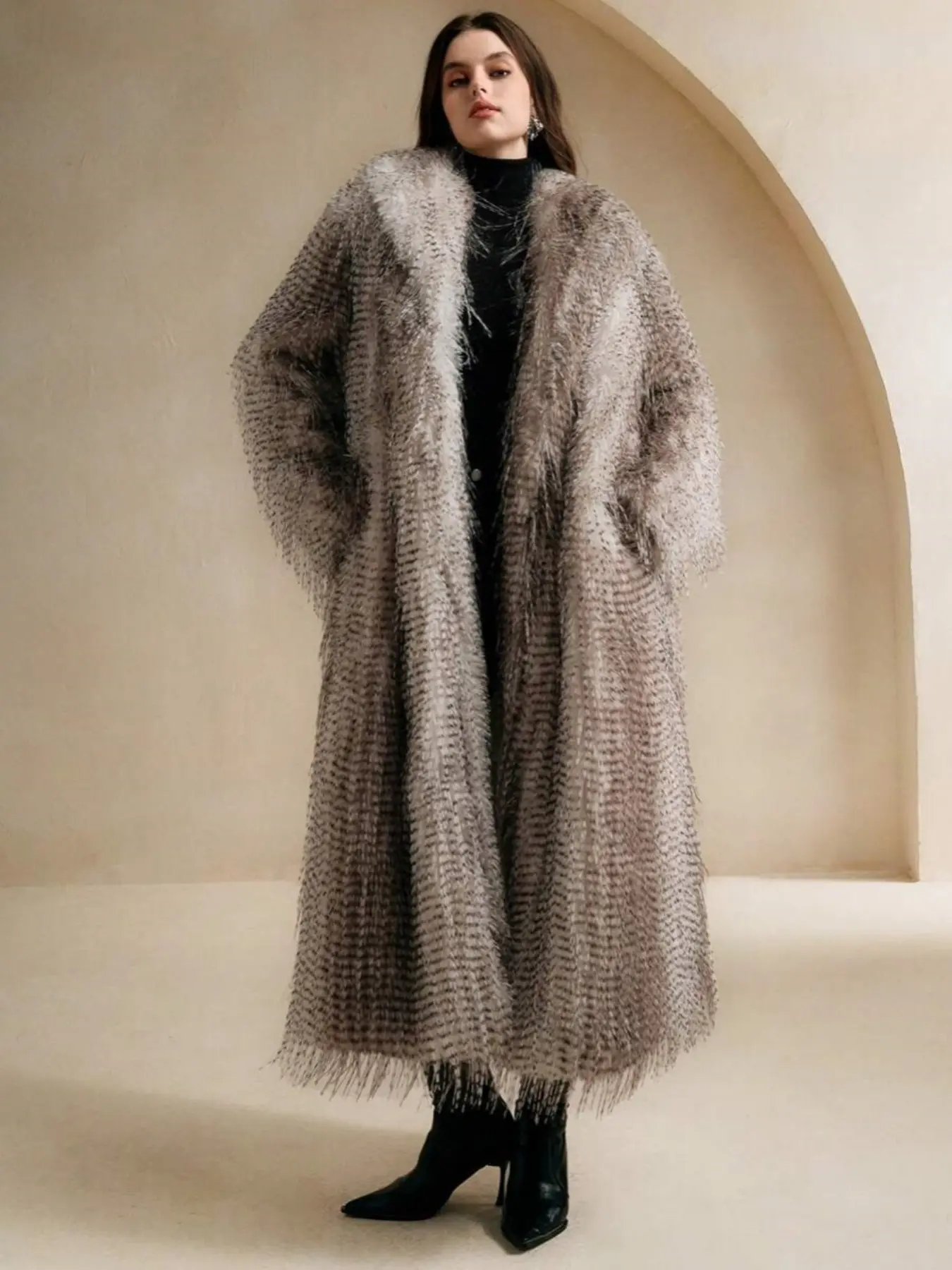 Women Feather‑Look Crew Neck Faux Fur Maxi Coat, Fluffy Tassel Fall‑Winter Outerwear, Elegant Trendy Statement Jacket for Music Festival, Party & Street Fashion Outfits