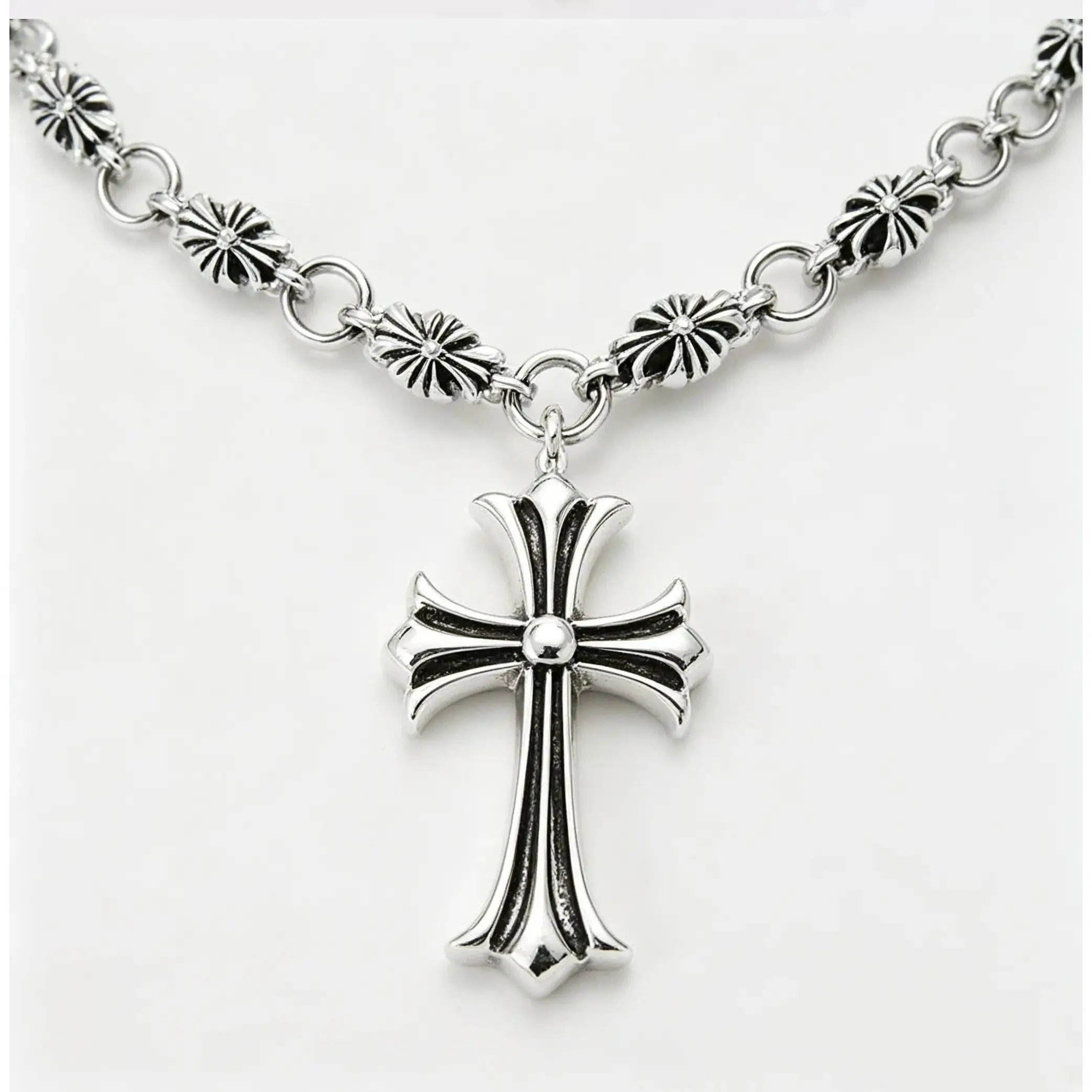 Unisex Vintage Cross Necklace | Silver Stainless Steel Chain Pendant | TikTok Trending Y2K Jewelry