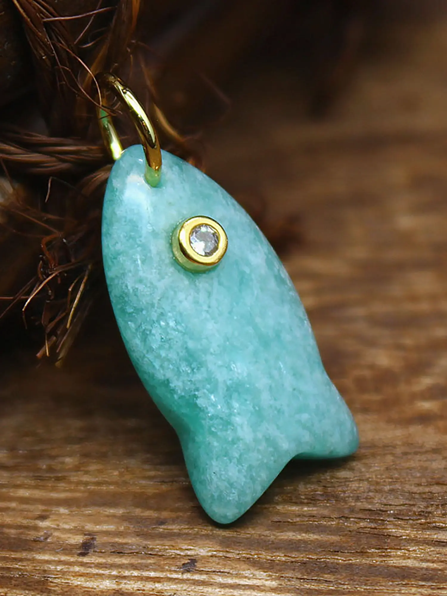 Natural Stone Carved Fish Pendant, Amethyst Quartz Agate Jewelry DIY Accessory, Metal Plated Gold Setting, Unique Handmade Charm, DIY Pendants