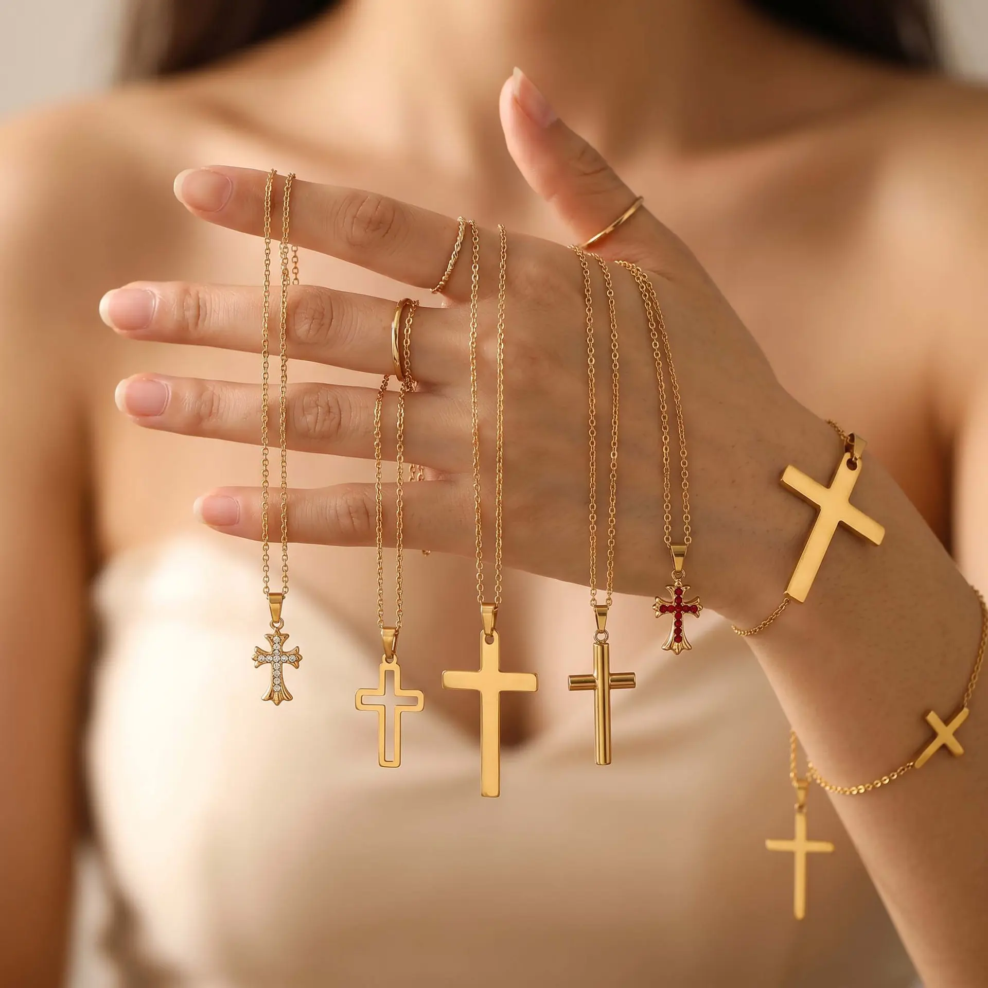 Simple cross necklace cross pendant clavicle chain hollowed-out diamond-encrusted personalized  versatile for women