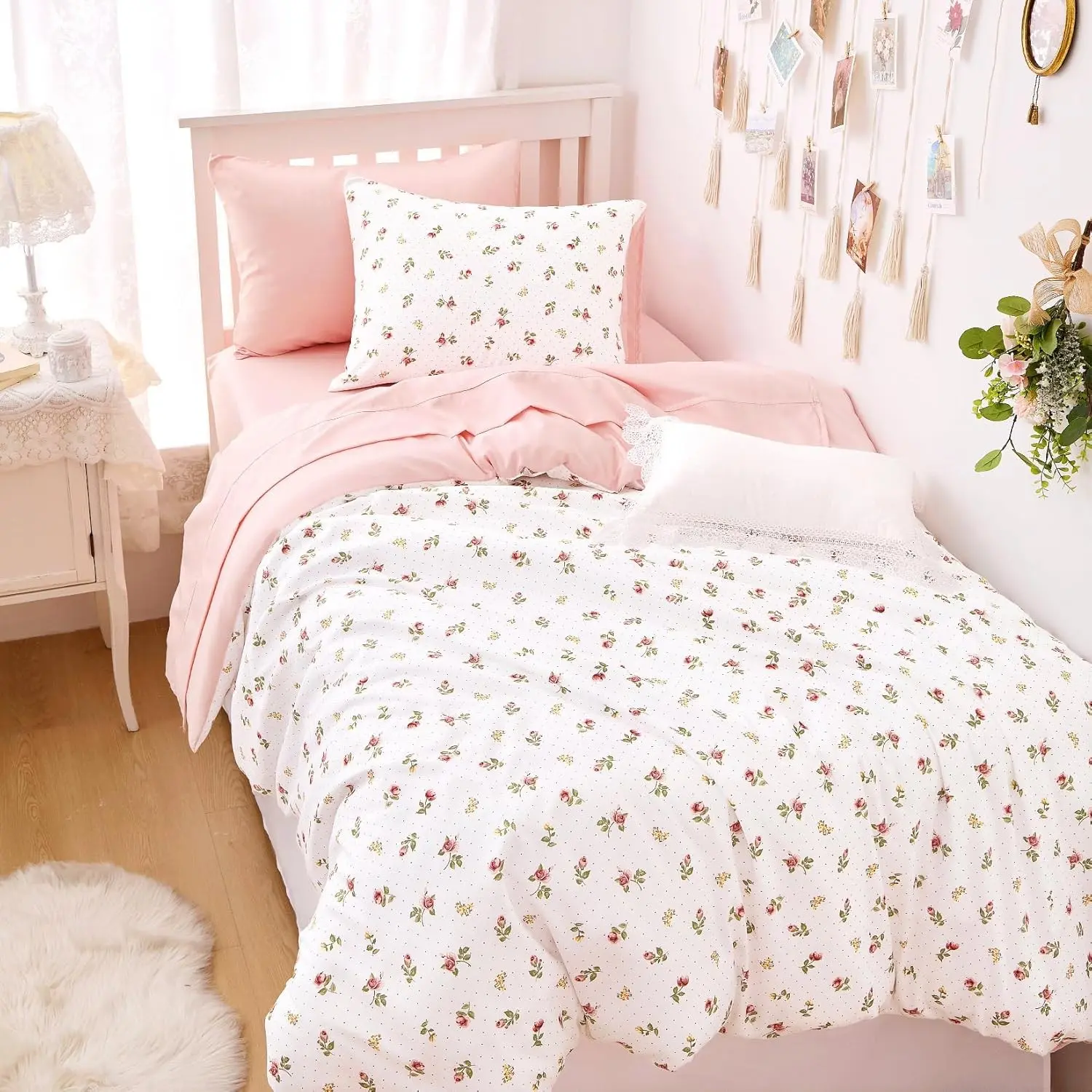 Floral Comforter Set, Coquette Cottagecore Aesthetic Cute Flower Rose Pattern for Women Teen Girls, Soft Lightweight Dorm Bedding, 3 Pieces, Pink, Twin/Twin XL Size