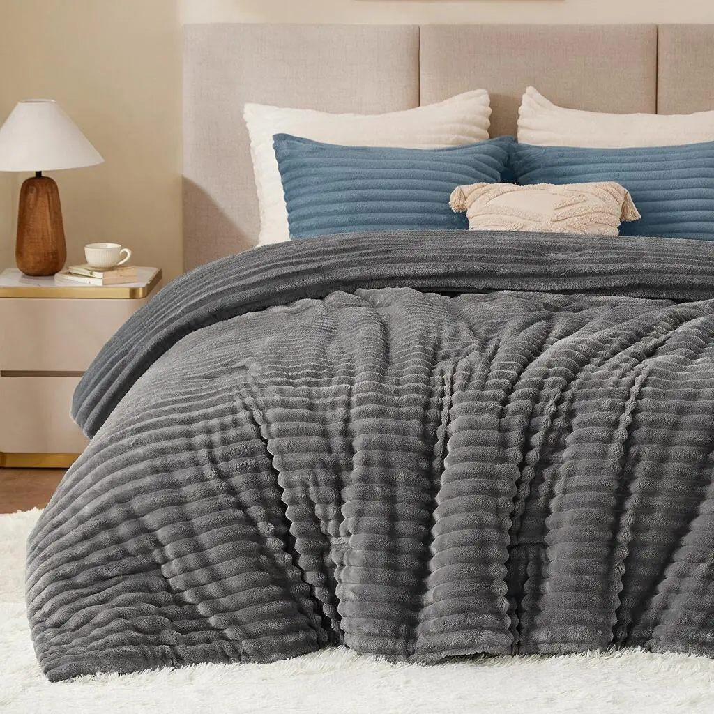 Soft Ribbed Velvet Comforter - Cozy Striped Fleece Bedroom Decor Bed Cover, Wrinkle-Free, No Duvet Cover Needed, Lightweight, Cozy Warmth, King Size, Available in 4 Colors