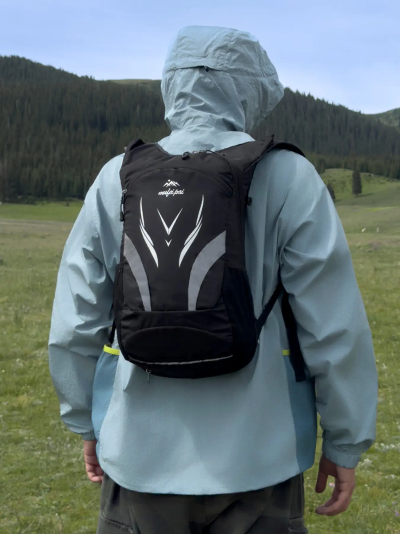 Ultra-Light Outdoor Cycling Hiking Backpack, Bicycle Backpack, Helmet Storage, Waterproof Durable, Ideal for Mountain Biking, Trail Running, Short Hikes