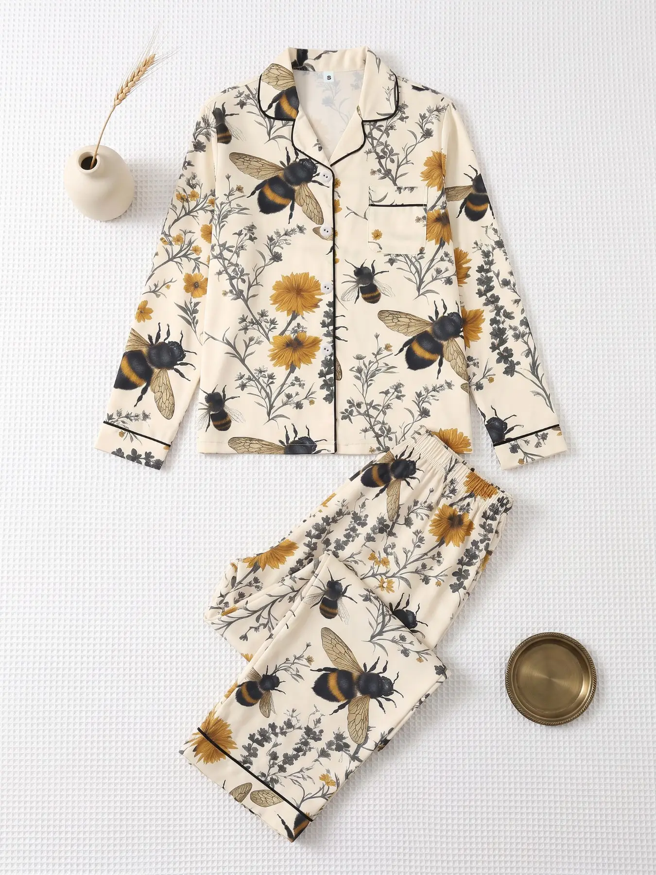 Women's Two-Piece Spring Fall Pajama Set, Long Sleeve Button-Up Shirt and Pants, Casual Home Wear, Daisy Bee Print