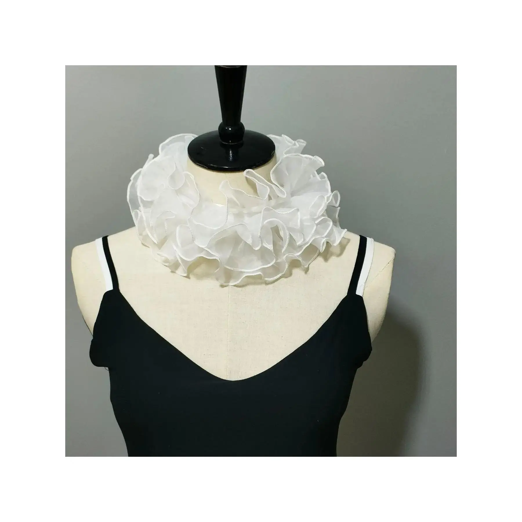 Stage photoshoot, organza, fake collar, small ruff collar, fungus collar