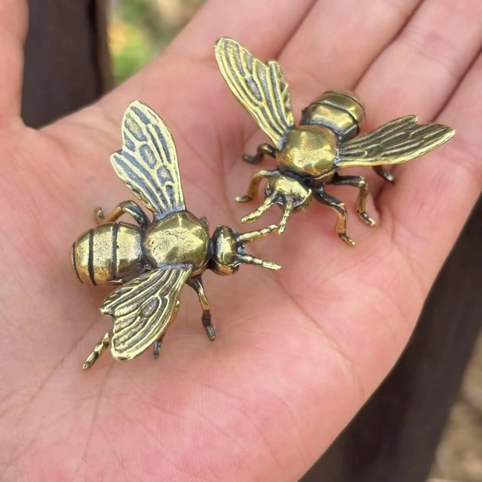 2Pcs Solid Brass Honeybee Figurine Vintage Antique Bumble Bee Statue Cute Metal Insect Sculpture Whimsical Cottagecore Desk Pet Paperweight Tiered Tray Decor Ornaments Aesthetic Bookshelf Accent Nature Lover Unique Gift