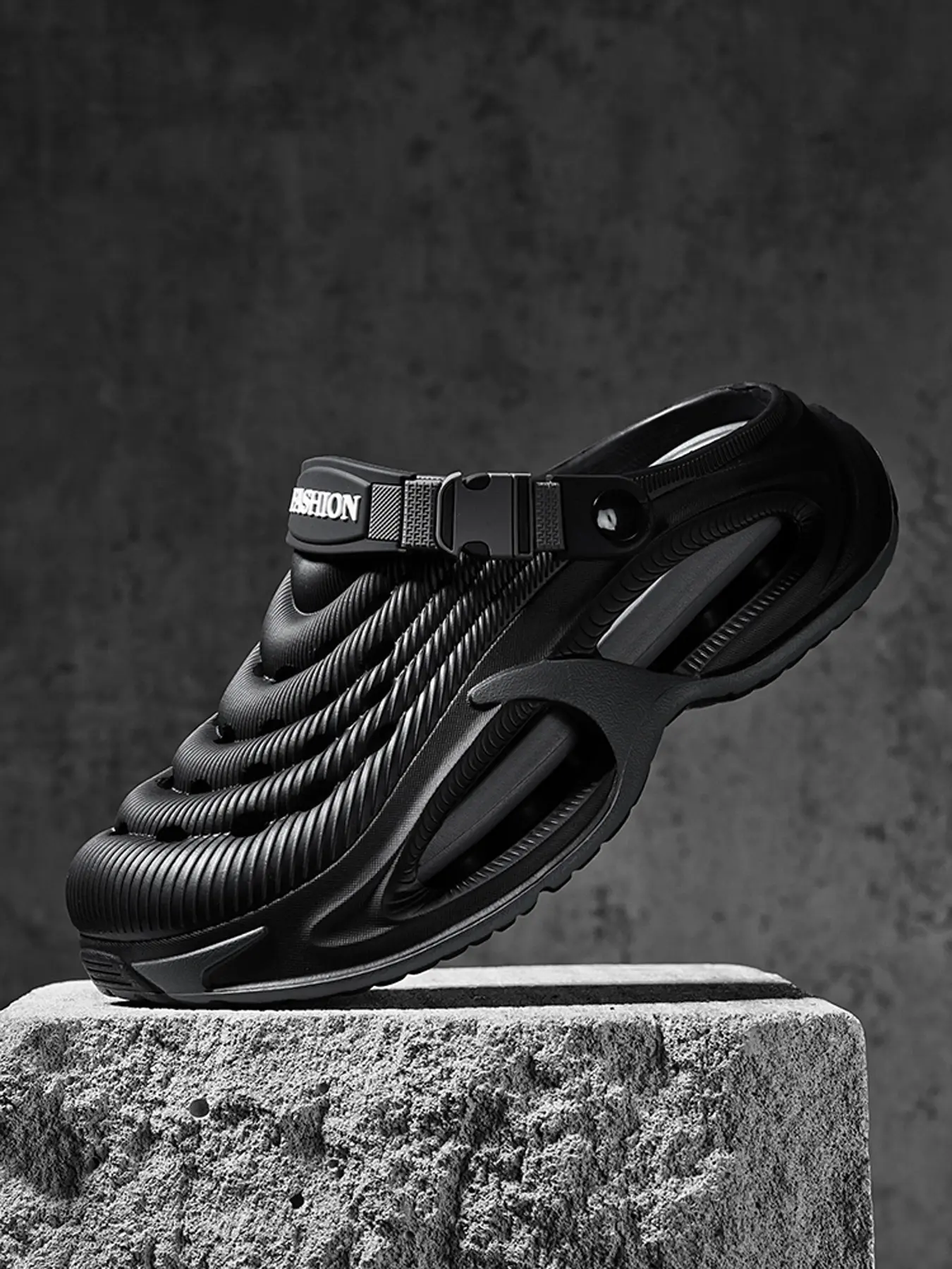 Trendy Male Convertible Hollow Out Clogs, Lightweight Cushioned Clogs, Tech Inspired Grooved Surface, Cushioned Heightened Base, Multi-scene Summer Footwear For City Errands, Seaside Leisure & Outdoor Trekking