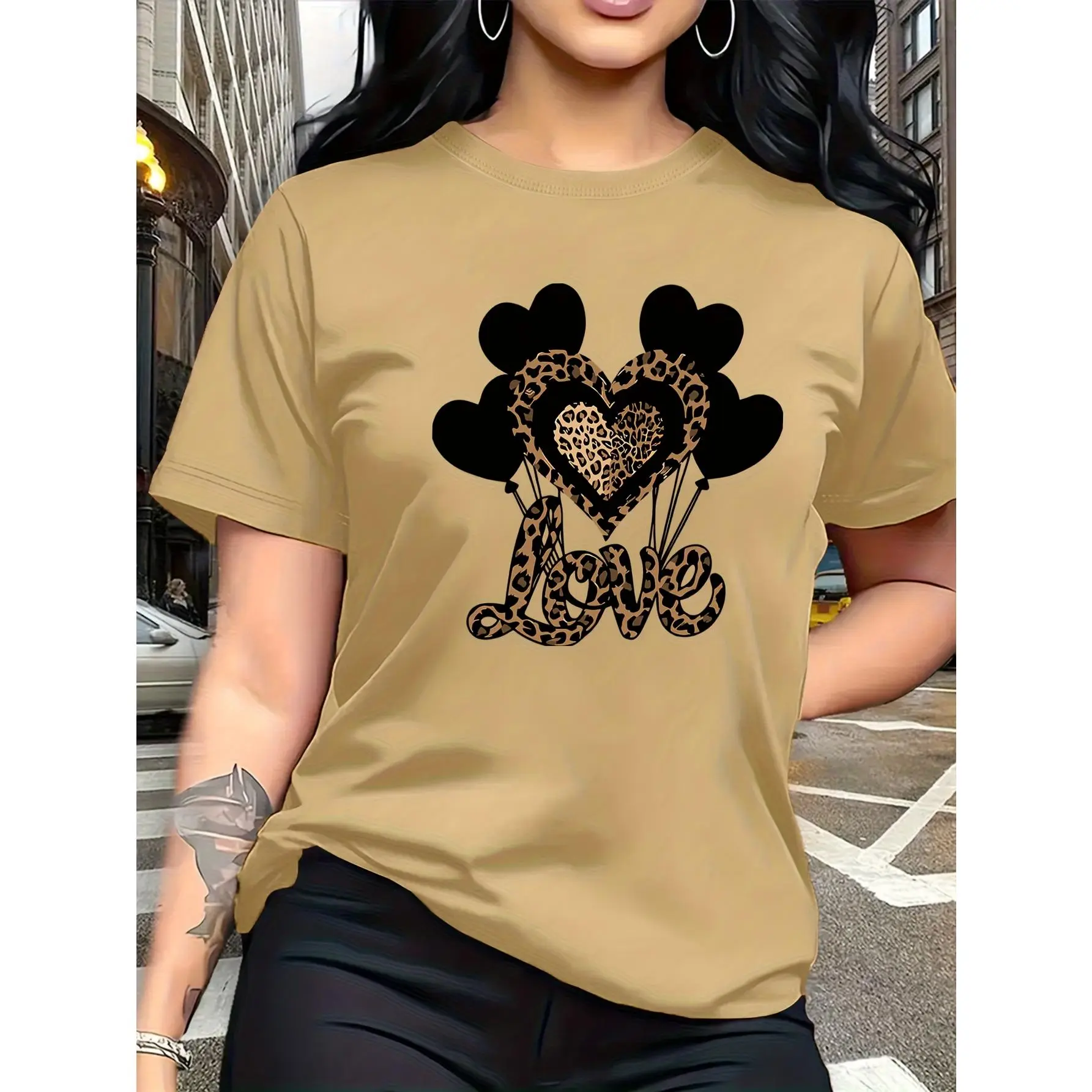 Wild And Gentle Coexistence, Black And Leopard Print Heart-Shaped Balloon Pattern Fashionable Casual Short-Sleeved Round-Neck Women'S T-Shirt, Easy And Versatile for Leisure, Travel, And Vacations 13419