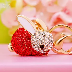 [Shipping included] High-quality electroplating process, securely inlaid with rhinestones, zodiac rabbit car keychain, women's bag pendant, metal keyring accessory, cute gift