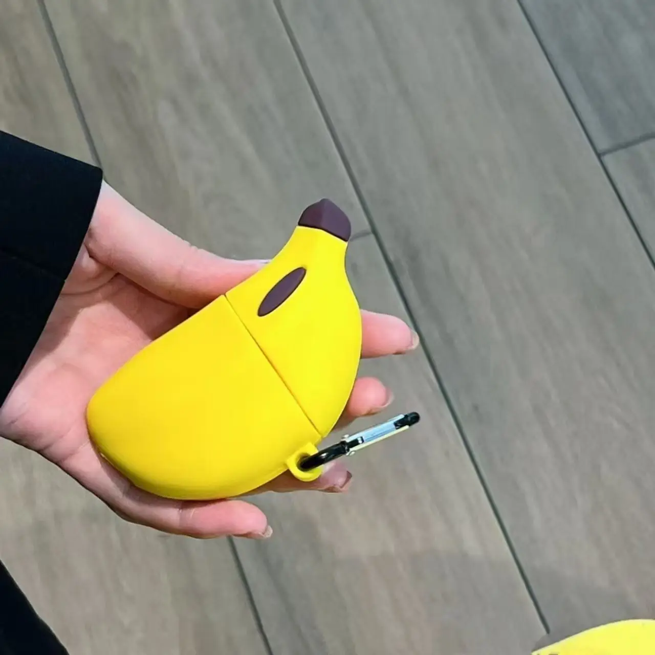 Cute Banana-Shaped Wireless Bluetooth-compatible Earbud Case for AirPods Pro and Pro 2, Soft Silicone Shock-Absorbing Protective Cover