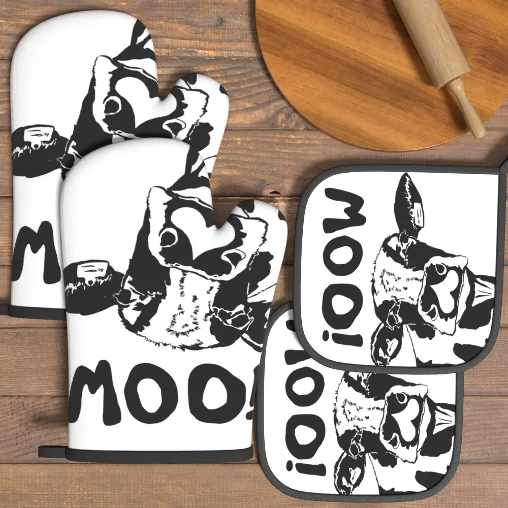 2/4Pcs Oven Mitt & Pot Holder Set | Rustic Farm Cow Black & White Sketch Funny Print Heat Resistant Kitchenware Kitchen Set, Ideal for Daily Cooking, Home Oven Use, Baking, Kitchen Decor and Housewarming Gifts