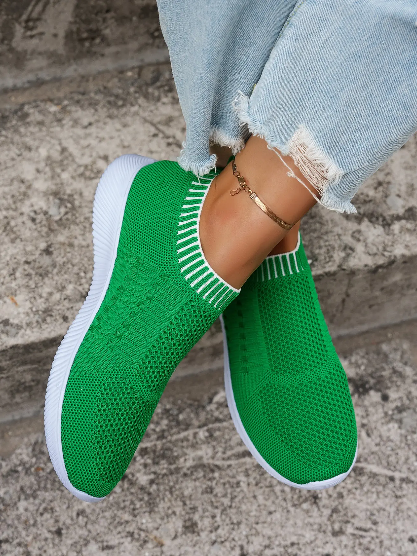 Breathable Slip-On Casual Sports Shoes for Women, Slip Ins Shoes, Lightweight Soft Sole Lazy Sock Shoes, Comfortable Versatile Outdoor Walking Shoes, Leisure Shoes