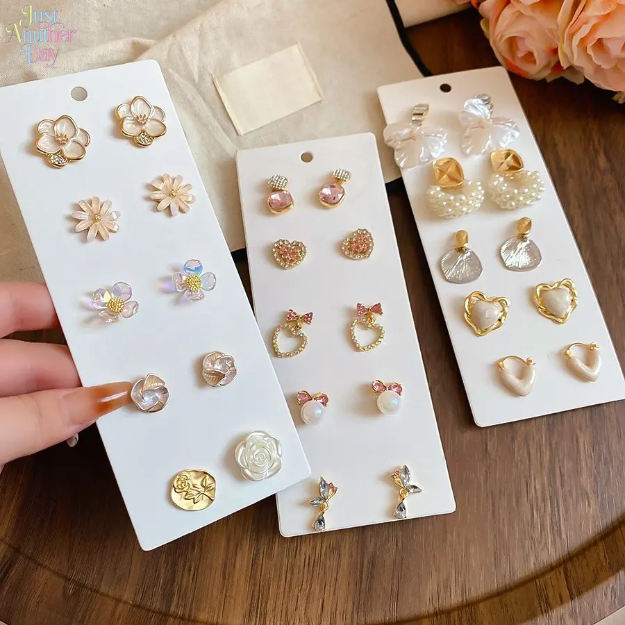 5 Pairs Women’s Earrings Set, Delicate Crystal & Pearl Studs with Heart, Bow, Flower & Butterfly Designs, Lightweight & Hypoallergenic, Fashion Earrings for Daily, Party & Gift
