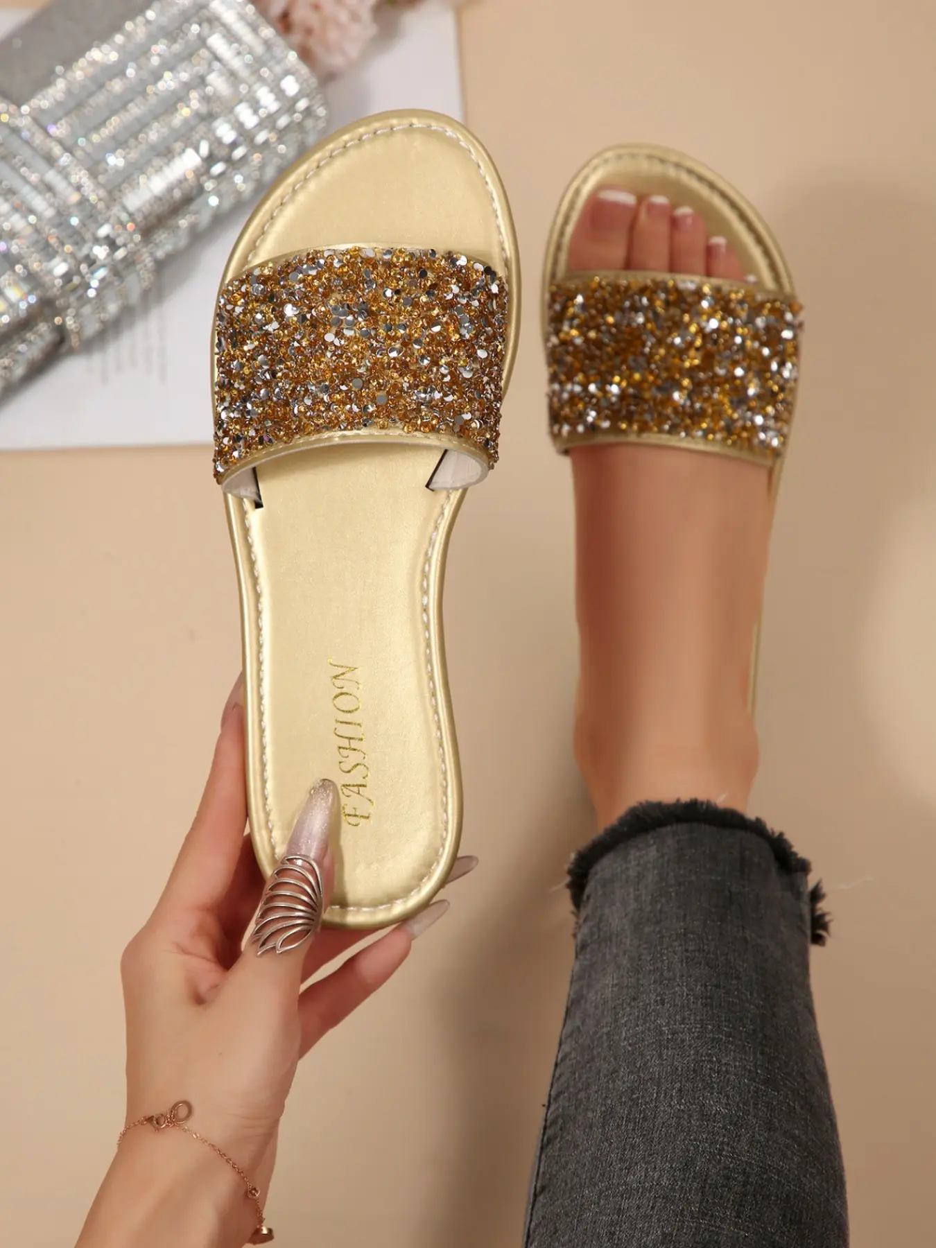Women's Wide Fit Rhinestone Flat Sandals, Beach Slides Sandals, Comfortable Breathable Open-Toe Design, Ideal for Outdoor Walks, Parties, Beach Vacations