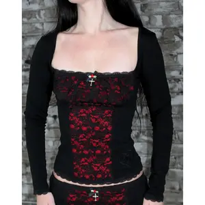 18ACTIVEKITBlack long sleeved top, lace details, cross charm, embroidery
