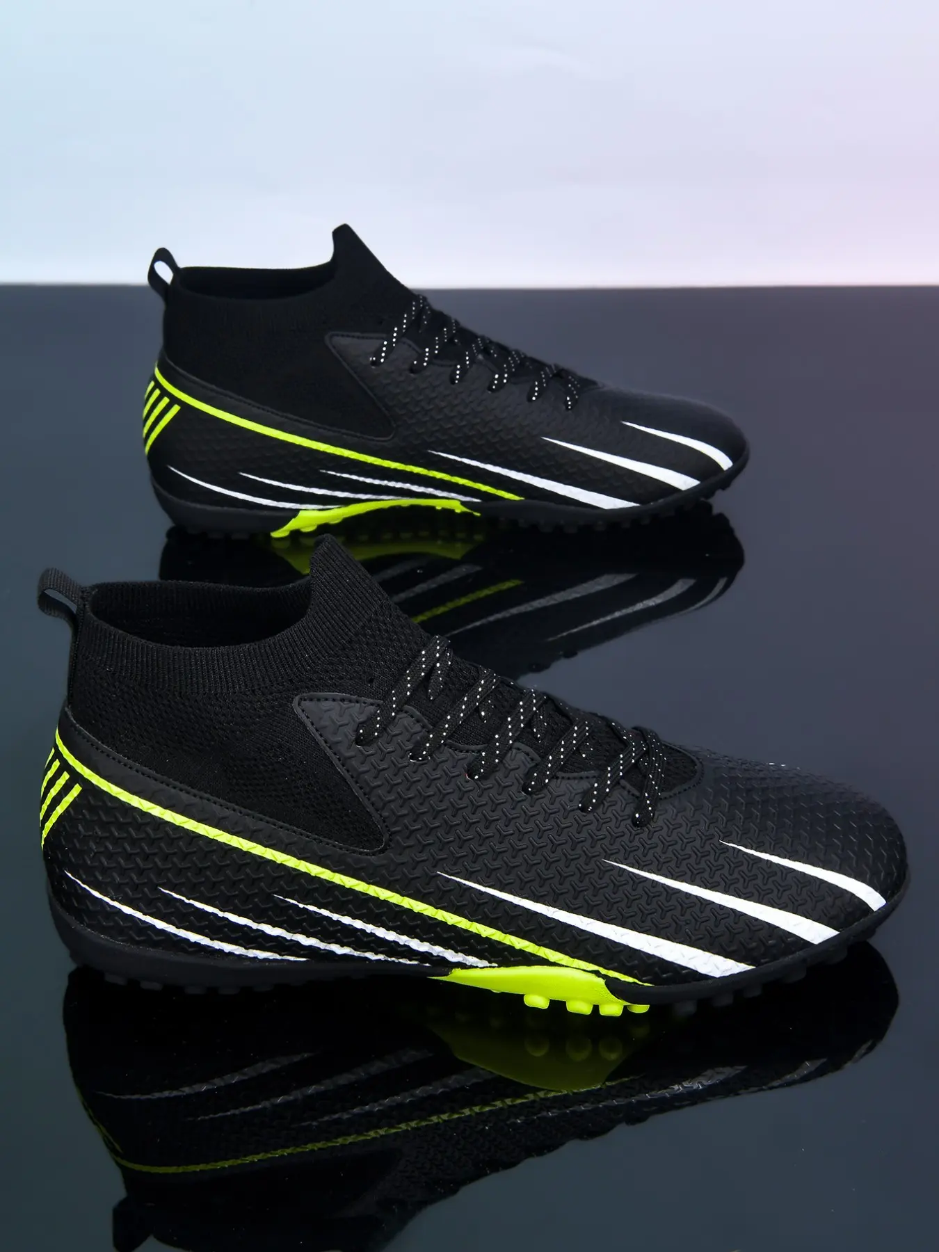 Unisex Sports Football Shoes, High-Top Training Cleats, Anti-Slip Rubber Sole, Lightweight TF Studs, Indoor/outdoor Use, Professional Soccer Boots