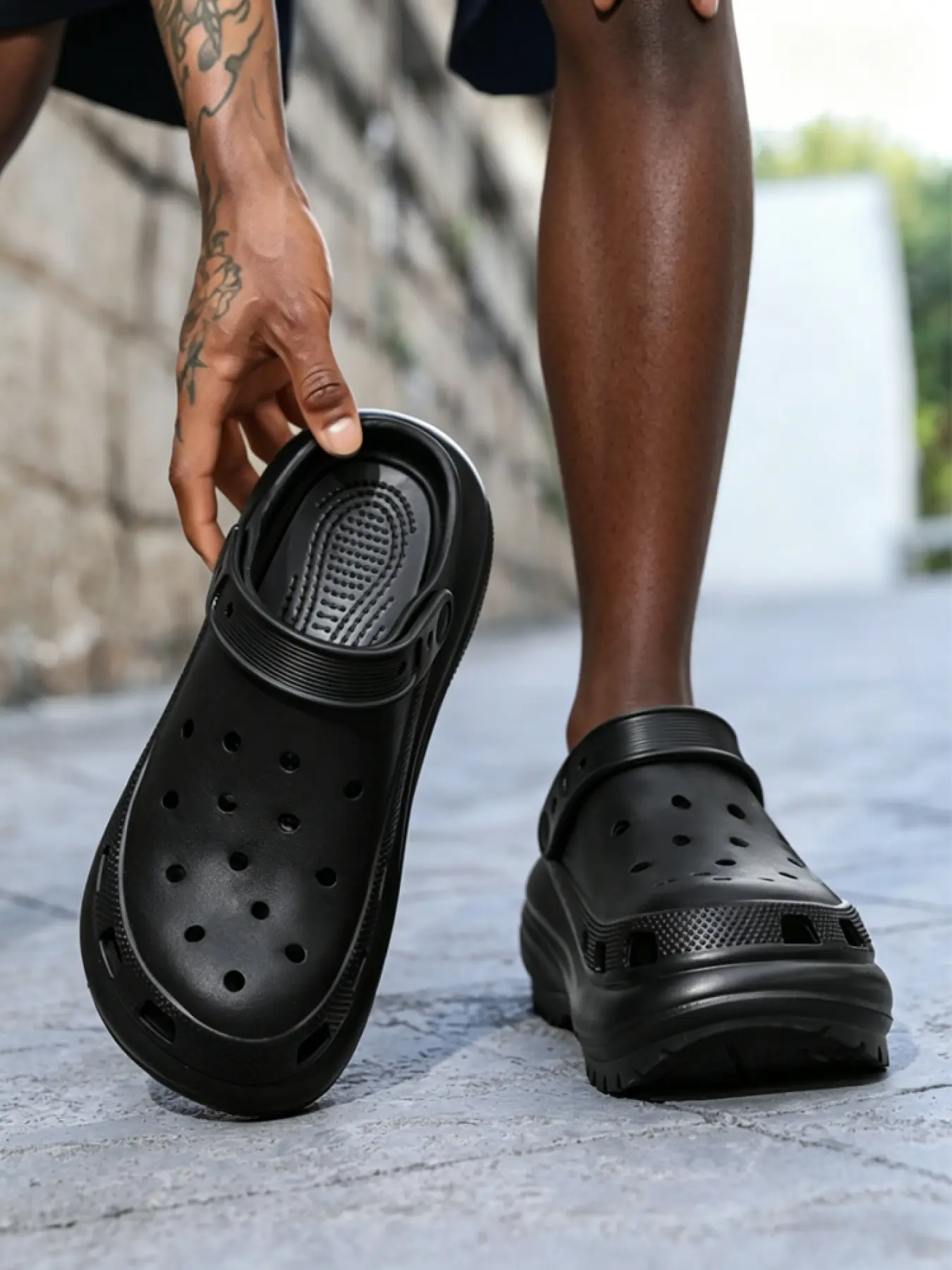 1 Pair Unisex Height Increasing Thick Sole Clogs Hollow Breathable Upper Adjustable Heel Strap Walking Shoes For Daily Commute Outdoor Outfits