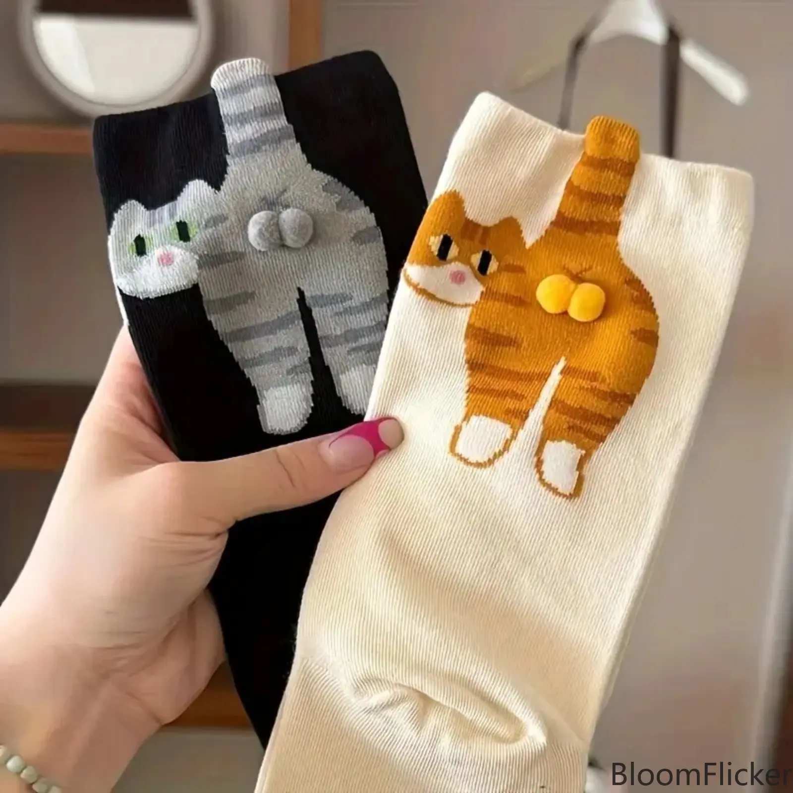 5Pcs/2Pcs/1Pcs Unisex Soft Warm Mid-Calf Winter Socks with Cute Cartoon Cat Egg Print, Cozy Stretchy Casual Footwear, Playful Stylish Daily Socks for Women Men, Lovely Practical Holiday Gift Option for All AgesPc