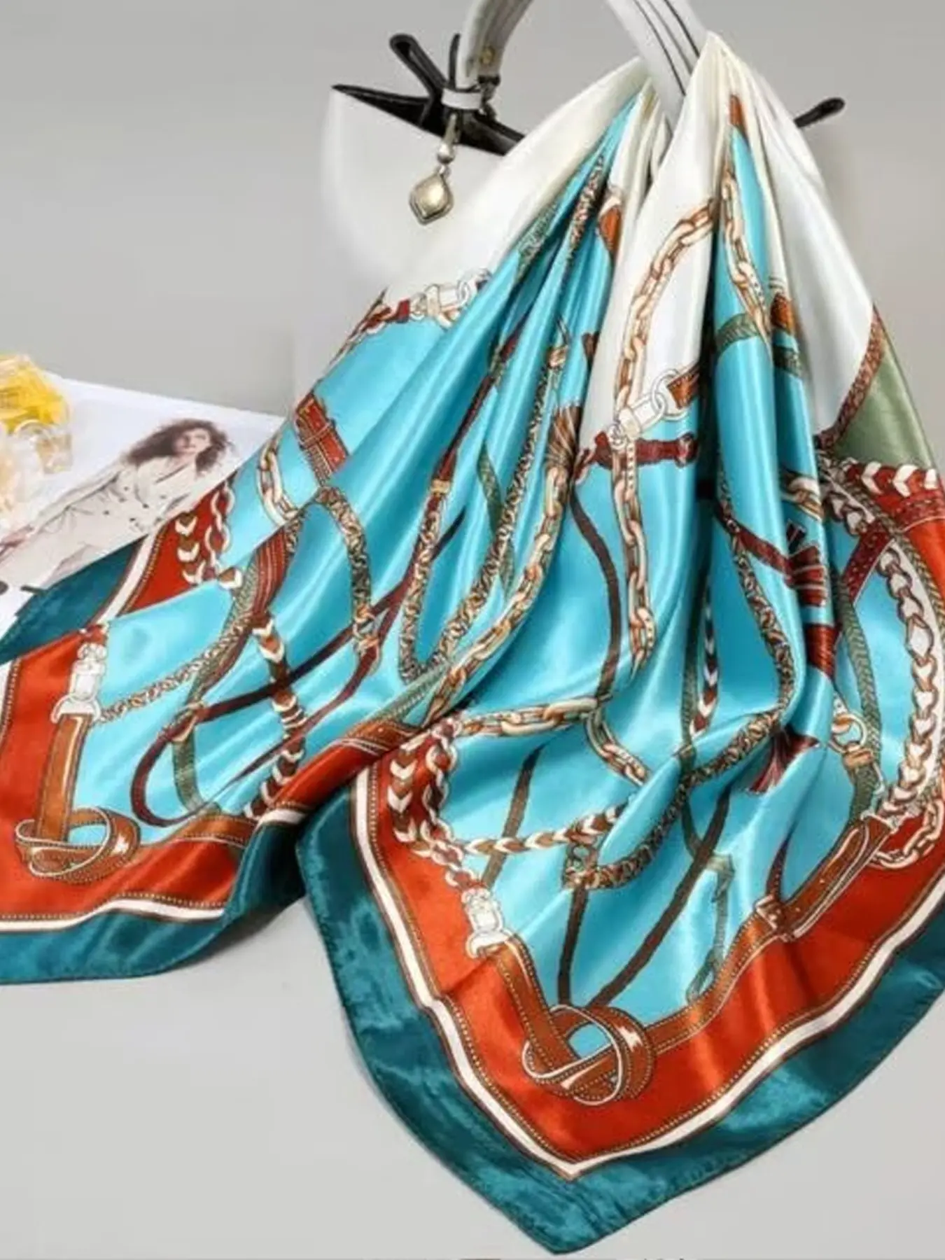 Luxury Classic Horse Chain Belt Silk Satin Scarf, Contrast Color Square Bandana, Multi-Way Head Neck Bag Scarf, Elegant Fashion Accessory