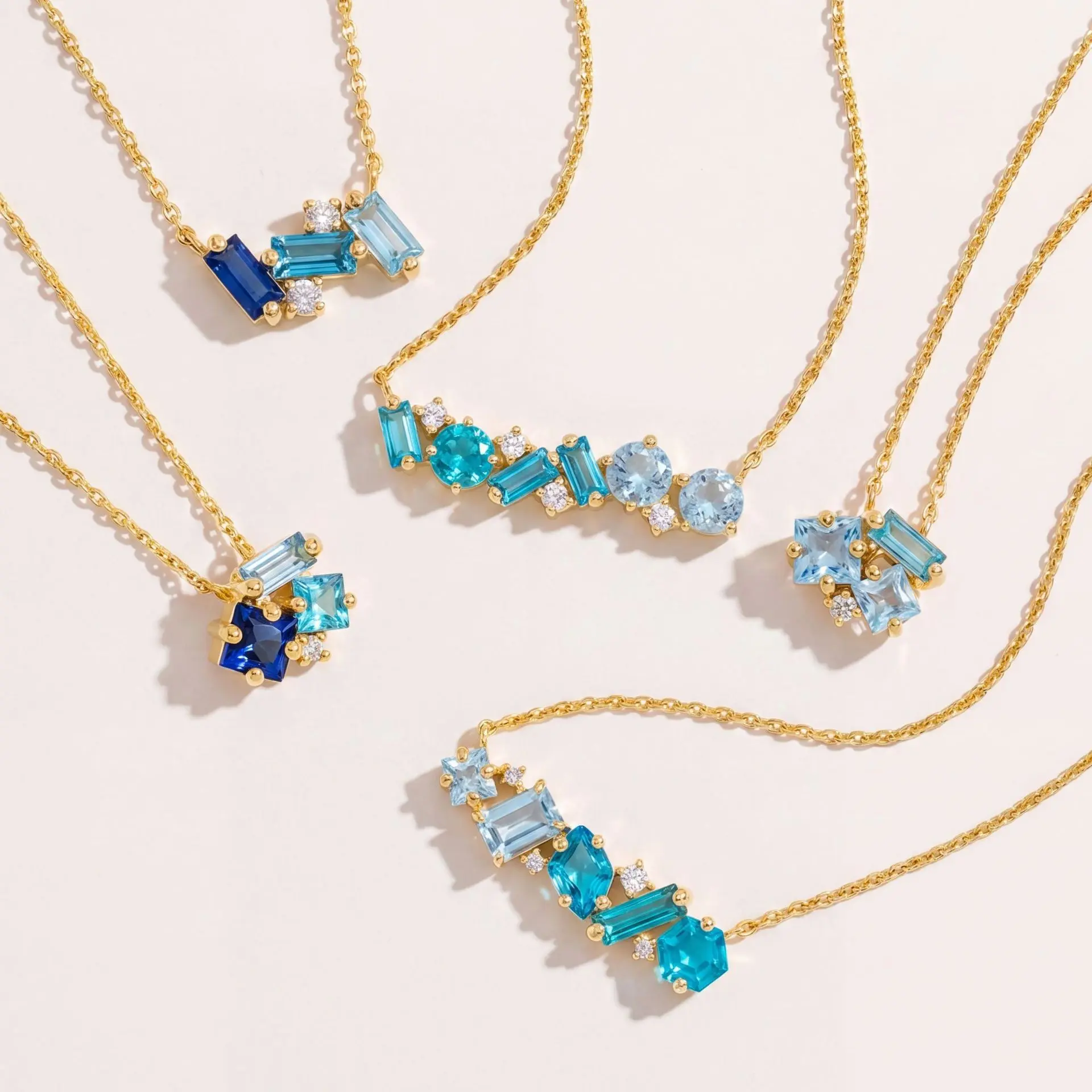Light Luxury Blue Diamond Geometric Row Diamond Necklace, Plated with Multi-Shaped Diamonds, Versatile and Elegant Necklace Accessory