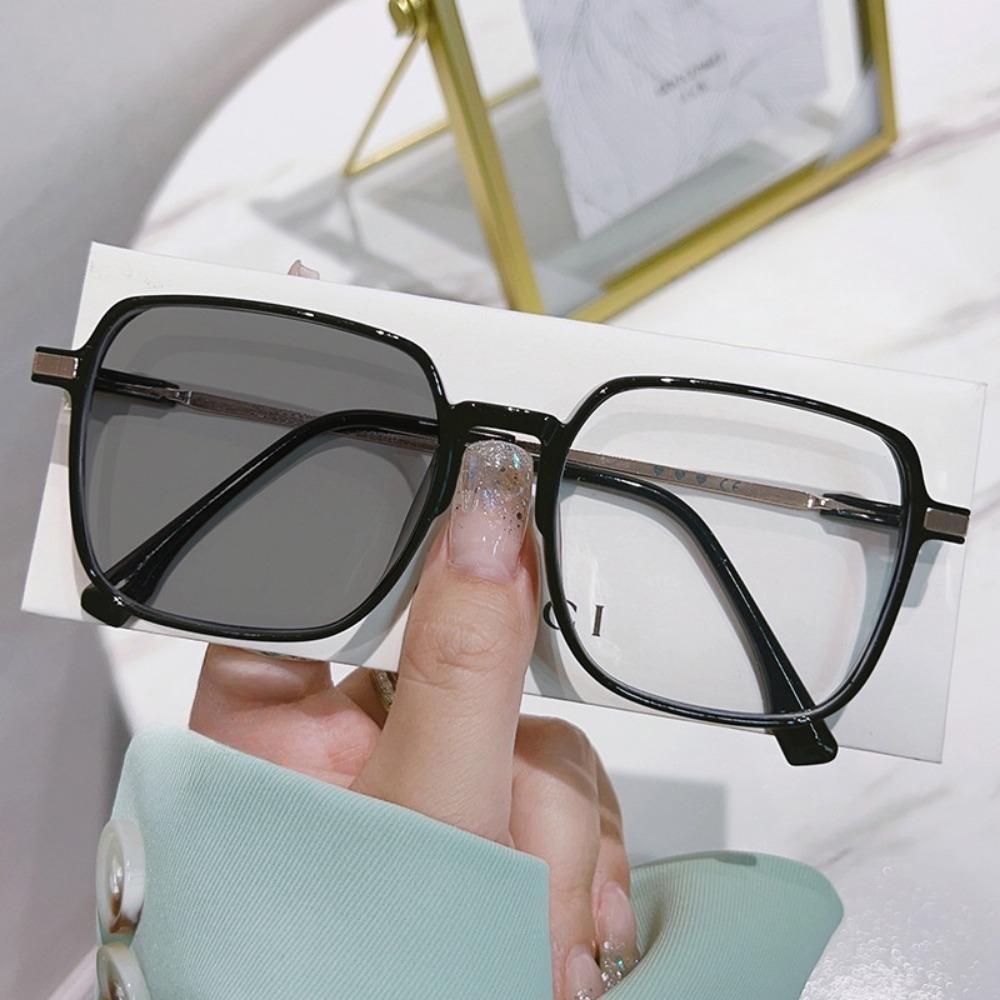 Photochromic Anti Radiation Glasses, Lightweight Metal Frame Eyeglasses for Women & Men, Fashion Eye Protection Glasses for Daily & Outdoor Use, Sunglasses For Women