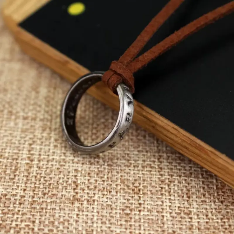 Movie Game Uncharted 4 Necklace Nathan Drake Cosplay Ring Leather Code Vintage Engraving Pendant Necklaces For Men Jewelry Props