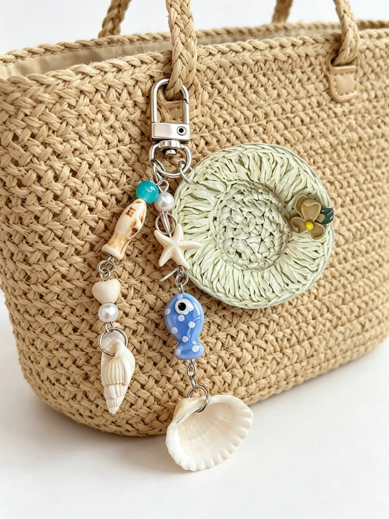 Vacation Theme Keychain with Fish, Shell, and Straw Hat Pendant, Fashion Alloy Keyring, Backpack Accessory, Beach Party Gift, Couple Gift