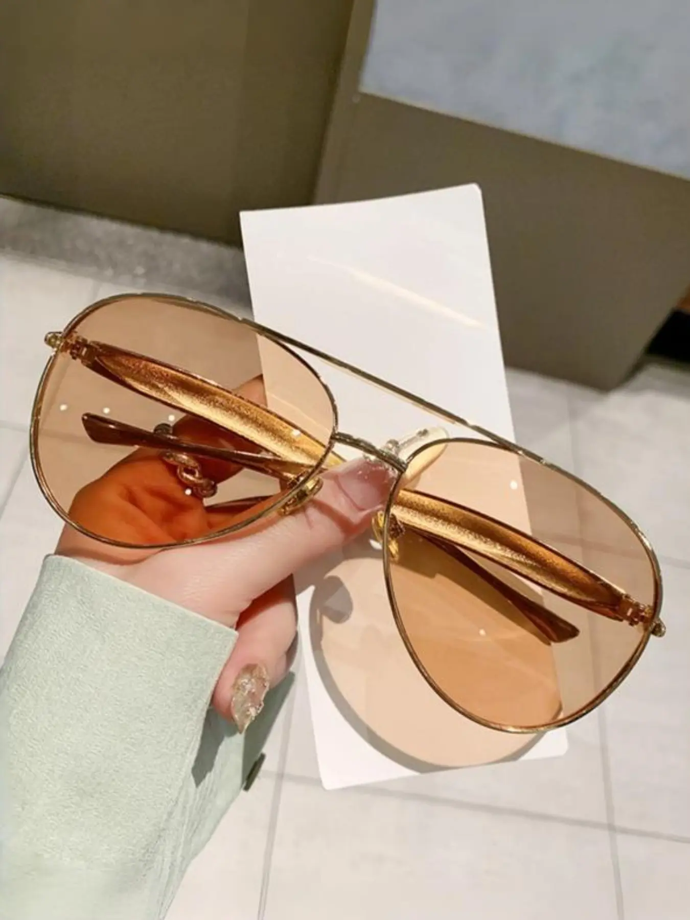 Unisex Fashion Large Frame Metal Sunglasses, Classic Pilot Style, Casual Oval Frame, Non-Color Changing, All Seasons Wear