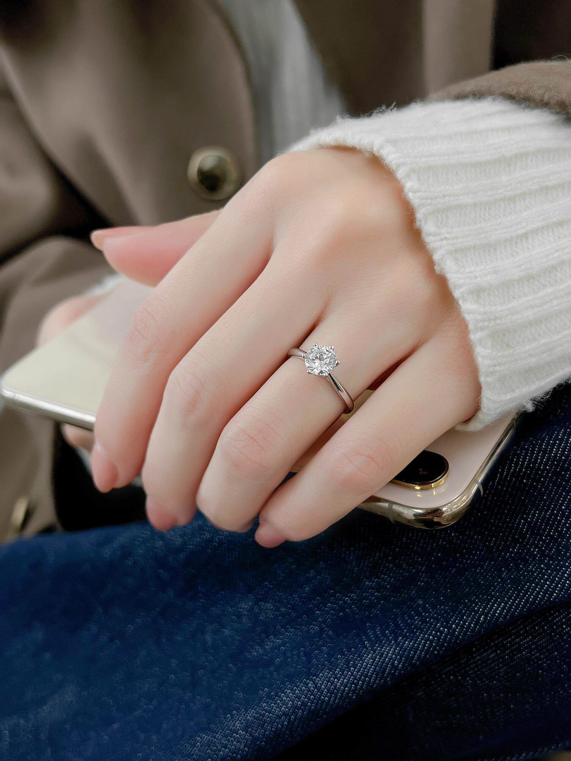 Elegant Golden Round Solitaire Ring for Women, Sparkly CZ Promise Ring, Minimalist Engagement Wedding Anniversary Jewelry Gift for Her Daily Wear