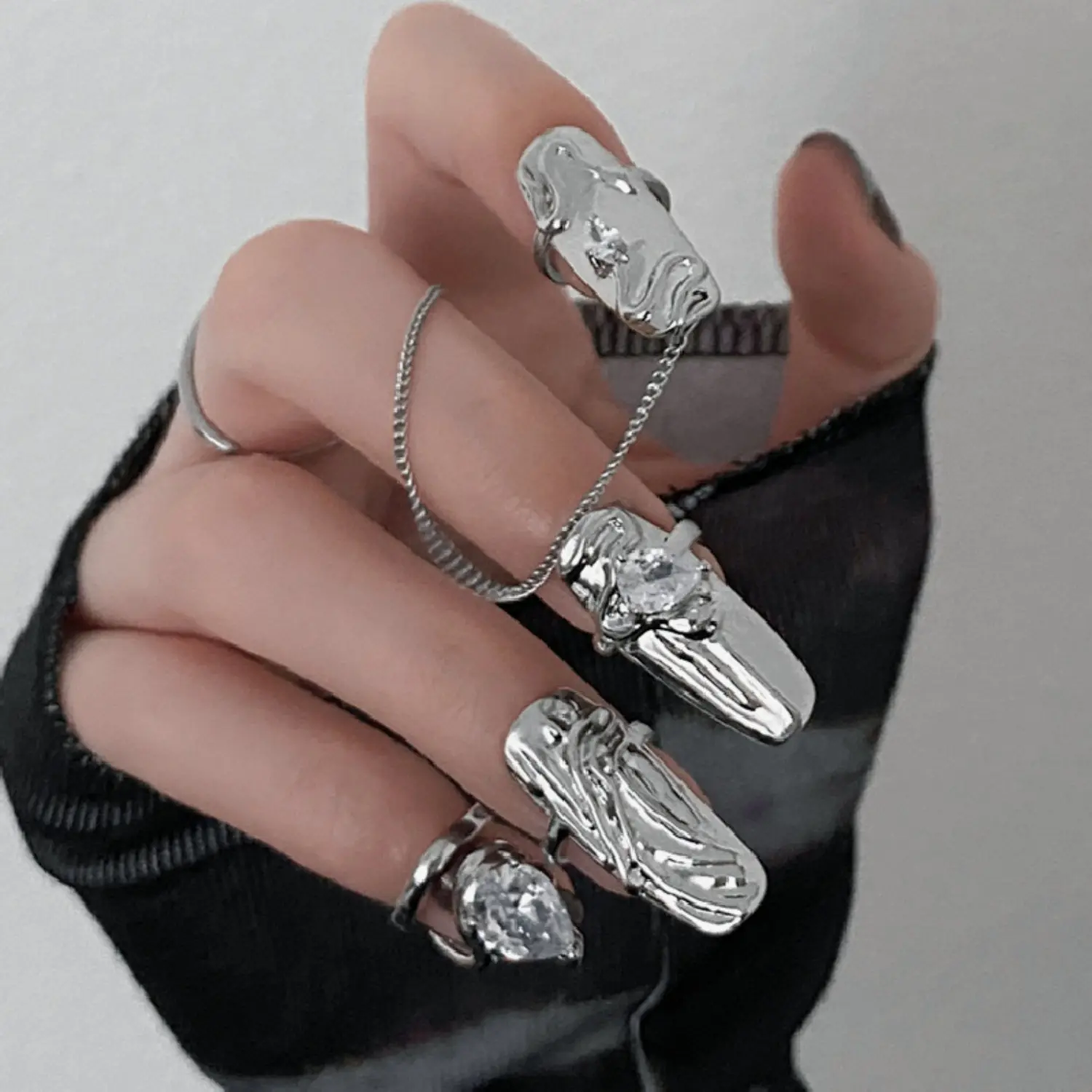 4Pcs Metal Nail Tip Ring Set Adjustable Open Armor Finger Rings Rhinestone Decor Linked Nail Cover Jewelry Trendy Stackable Finger Accessories