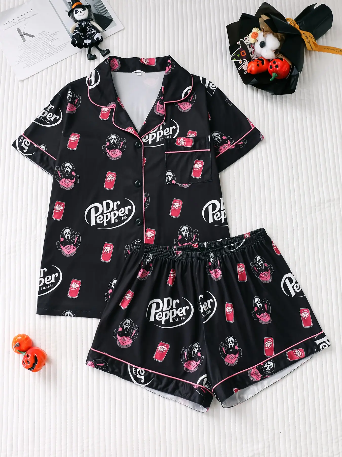 Women's Halloween Skull Pajamas Set, Base Full-Print Short Sleeve Top & Loose Shorts, Casual Fitted Sleepwear for All Seasons