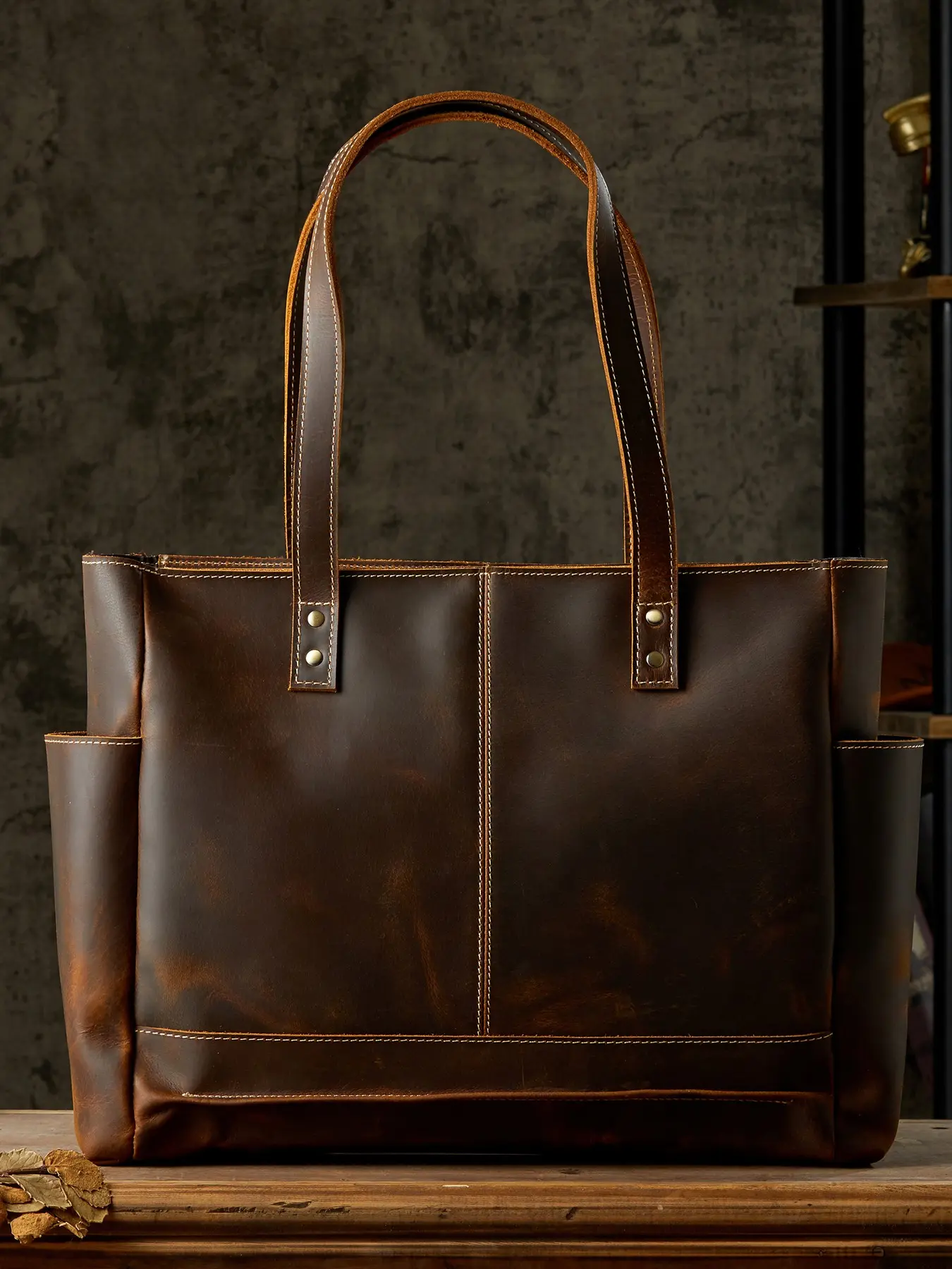 Unisex Leather Tote Bag, Casual Shoulder Handbag, Commuter Bags, Genuine Leather, Perfect for School & Commute, Stylish Design for Men & Women