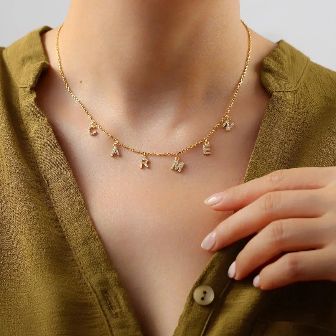 Personalizable Initial Charm Nameplate Necklace - Draping Letter-Shape Unisex Jewelry with Unisex Names, Versatile Daily Wear, Meaningful Gift for Girlfriend’s Birthday or Anniversary, Meaningful Gifts, Personalizable Necklaces