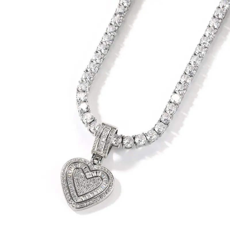 18K Gold Plated & Silver Plated Iced Out Heart Pendant Necklace, Elegant Cushion Love Charm Jewelry for Women, Luxury Minimalist Magazine Style Necklace, Sparkling Crystal Heart Jewelry, Chic Feminine Fashion,Romantic Gift for Birthday Valentine