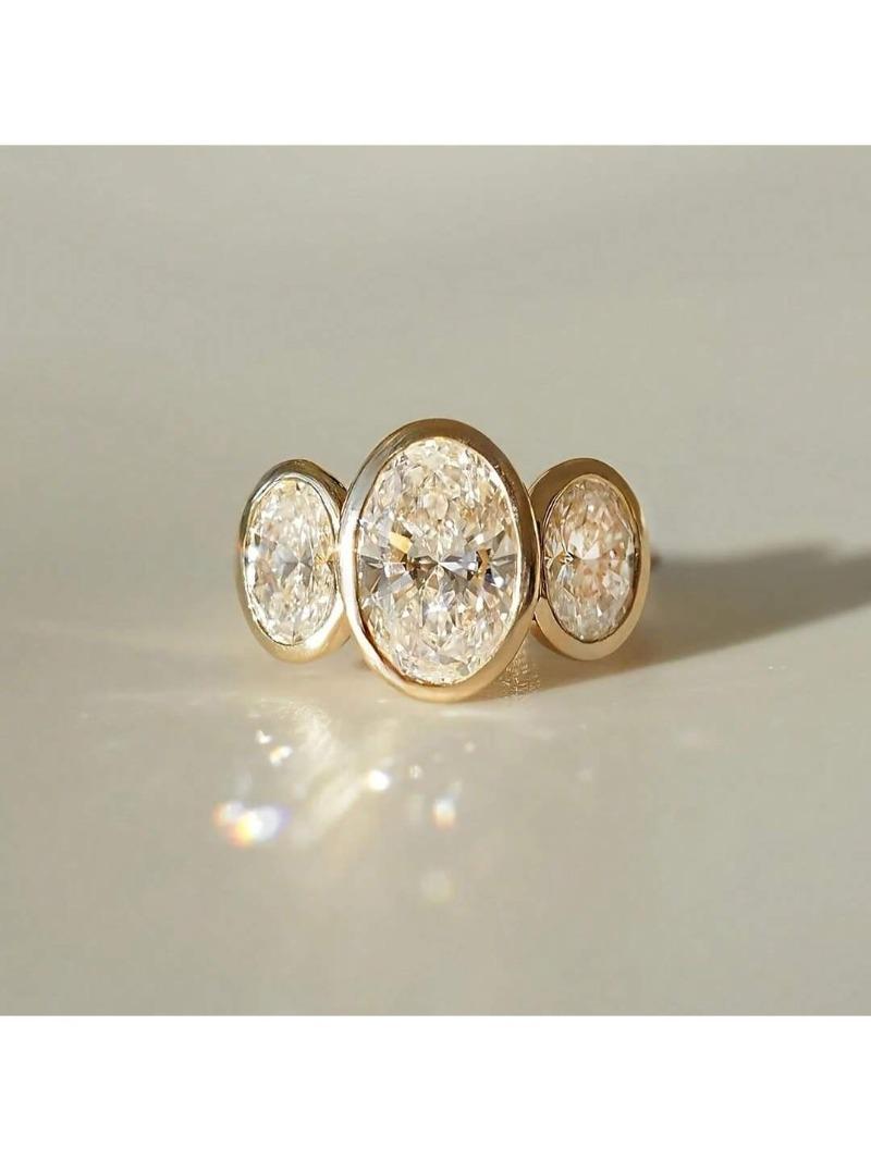 Sophisticated and stylish oval diamond ring, a vintage-inspired, versatile ring for women. Luxurious and vintage style, perfect for weddings, everyday wear, and Valentine's Day gifts. Ideal for wedding rings.
